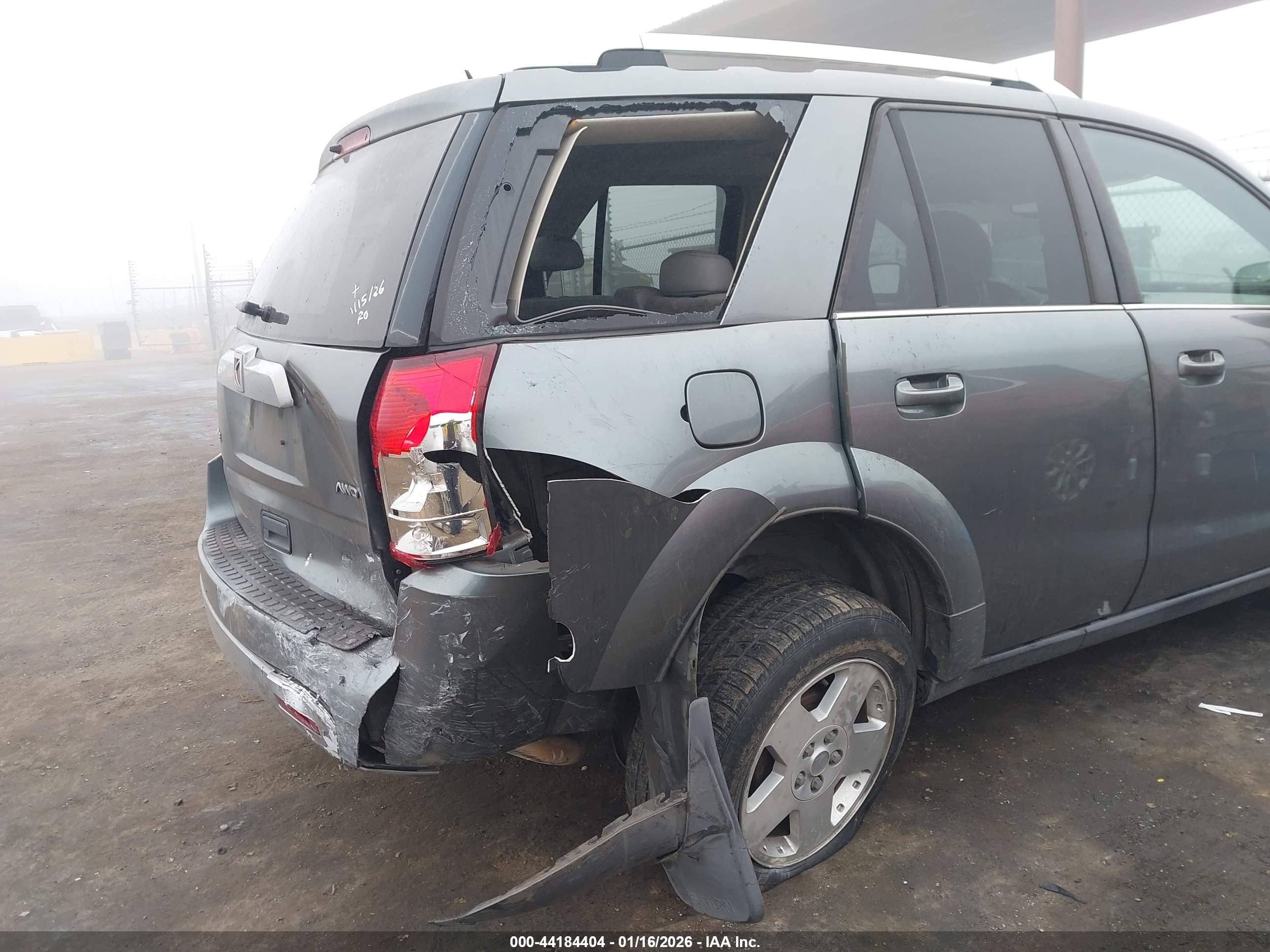 SATURN VUE image 6