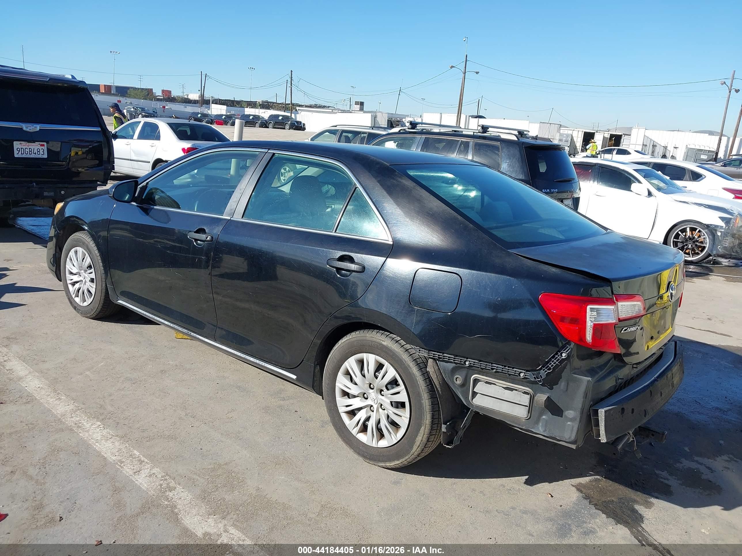 TOYOTA CAMRY image 3