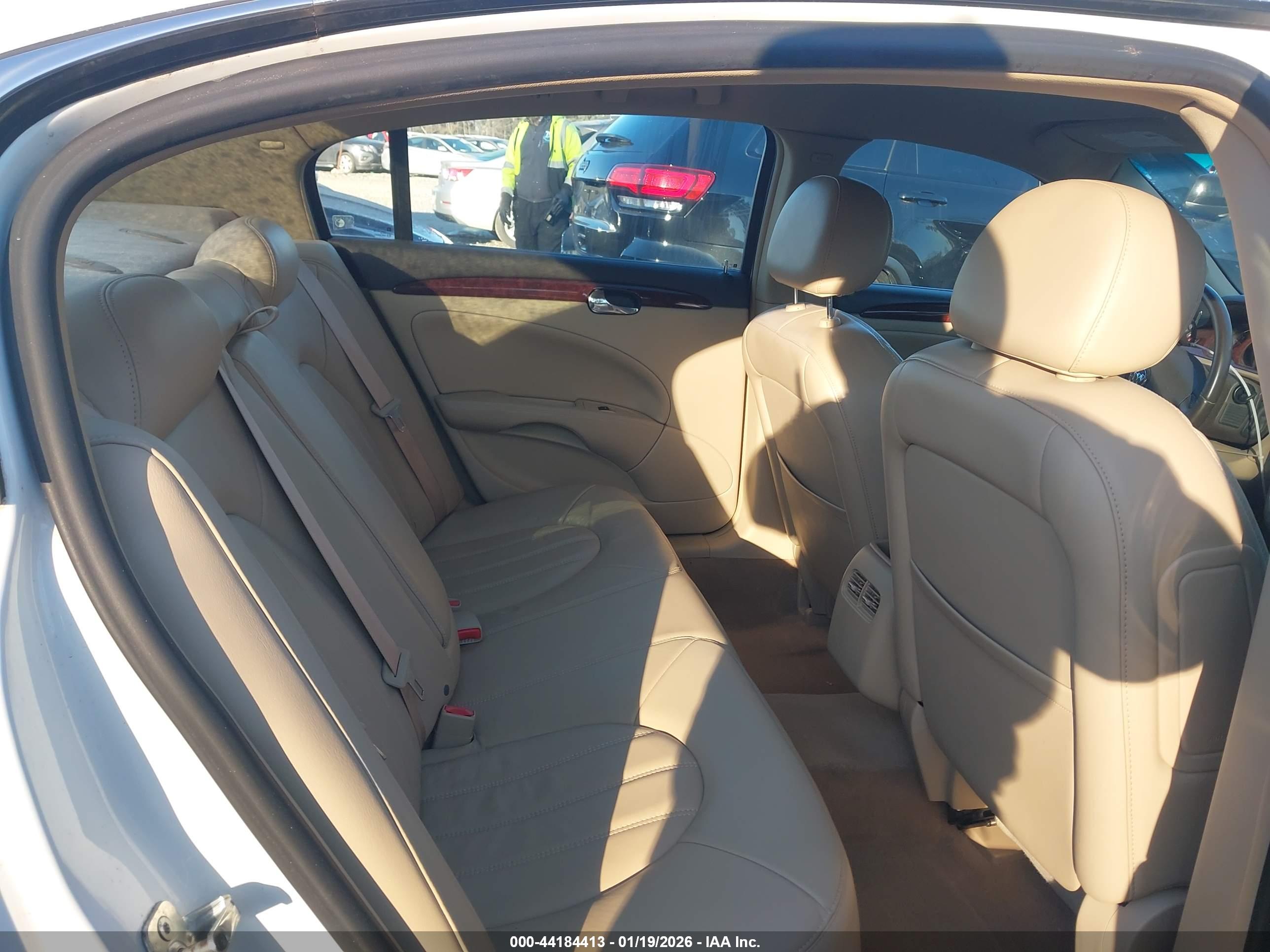BUICK LUCERNE image 8