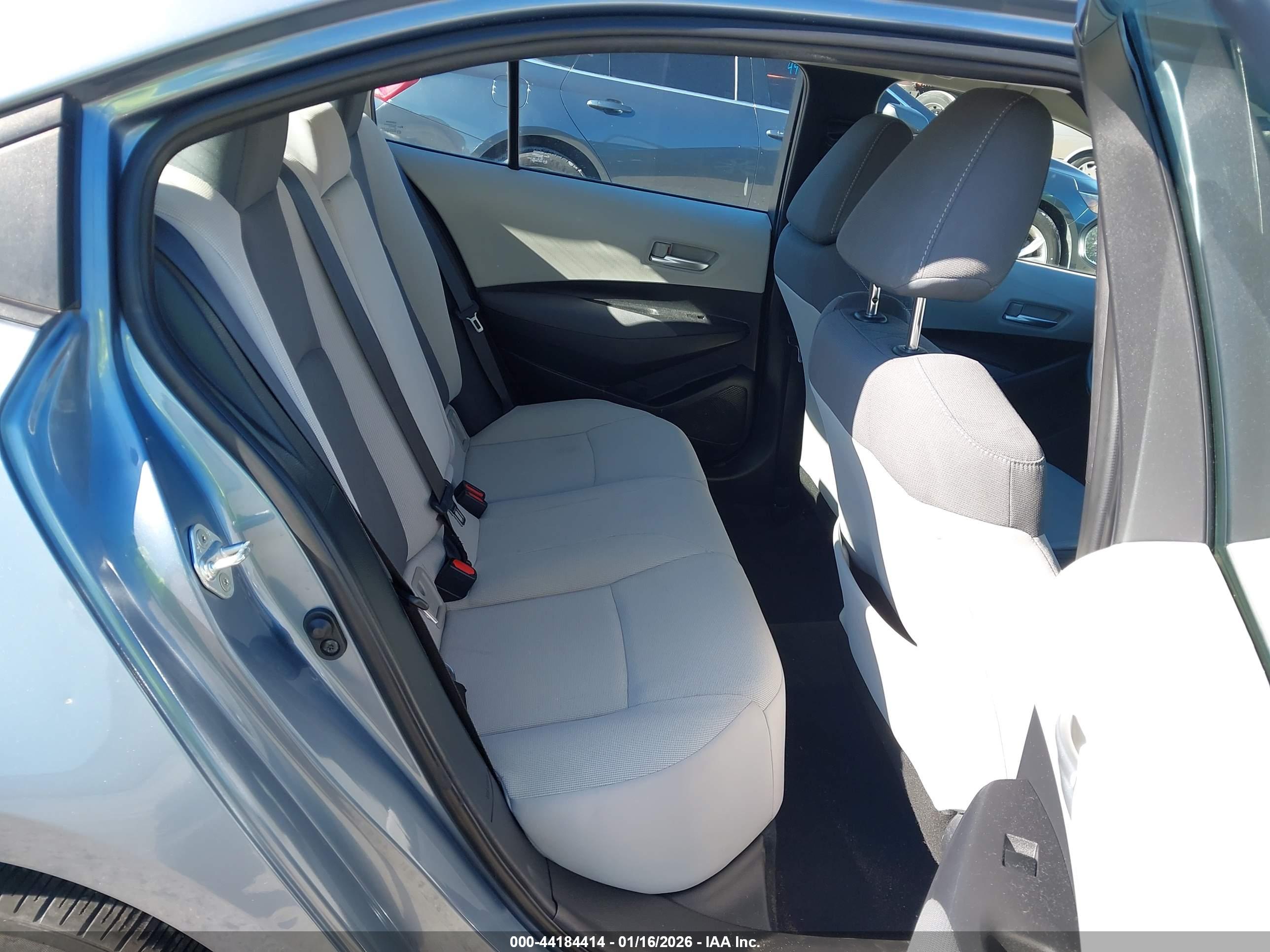 TOYOTA COROLLA image 8