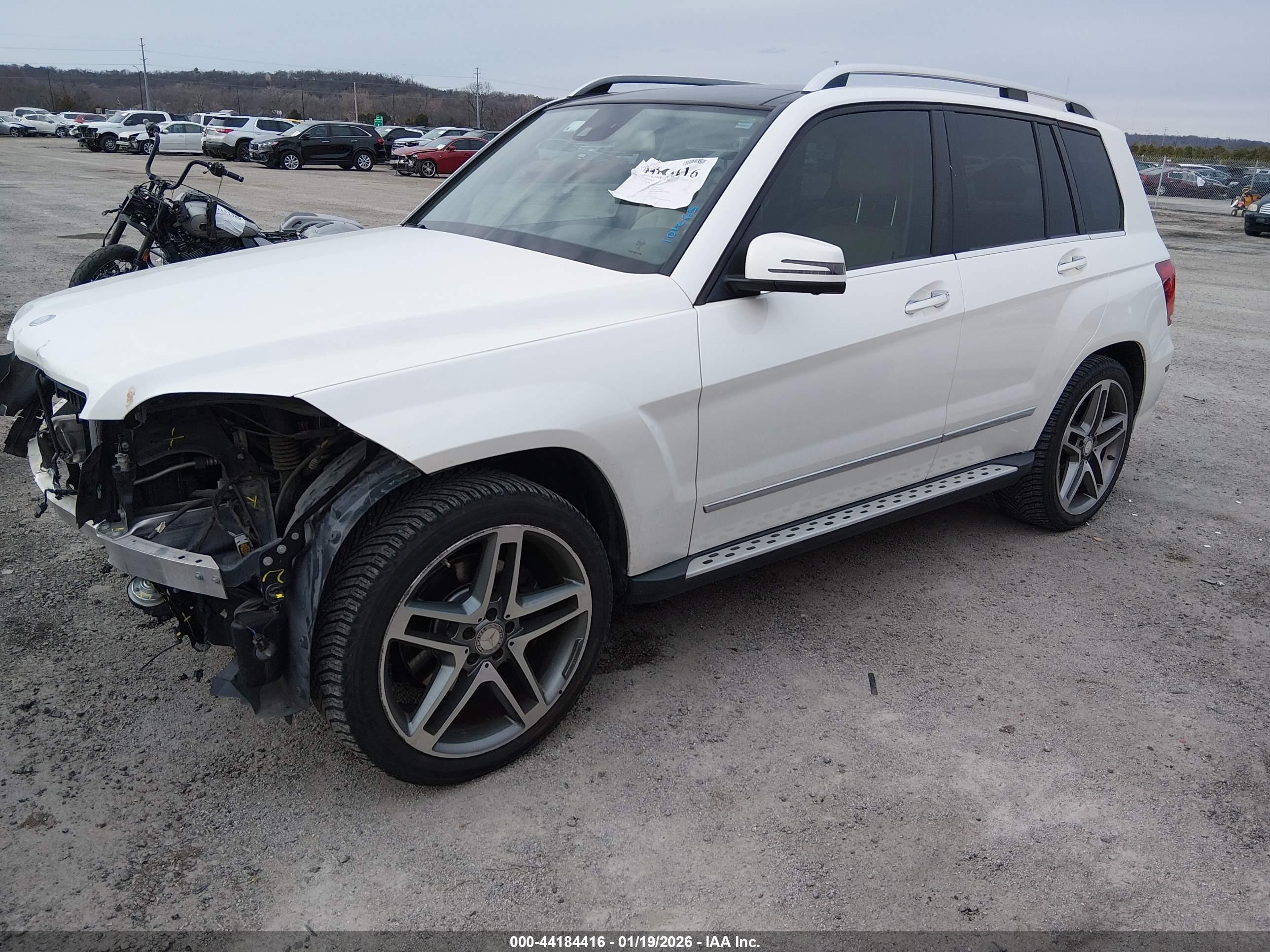 MERCEDES-BENZ GLK image 2