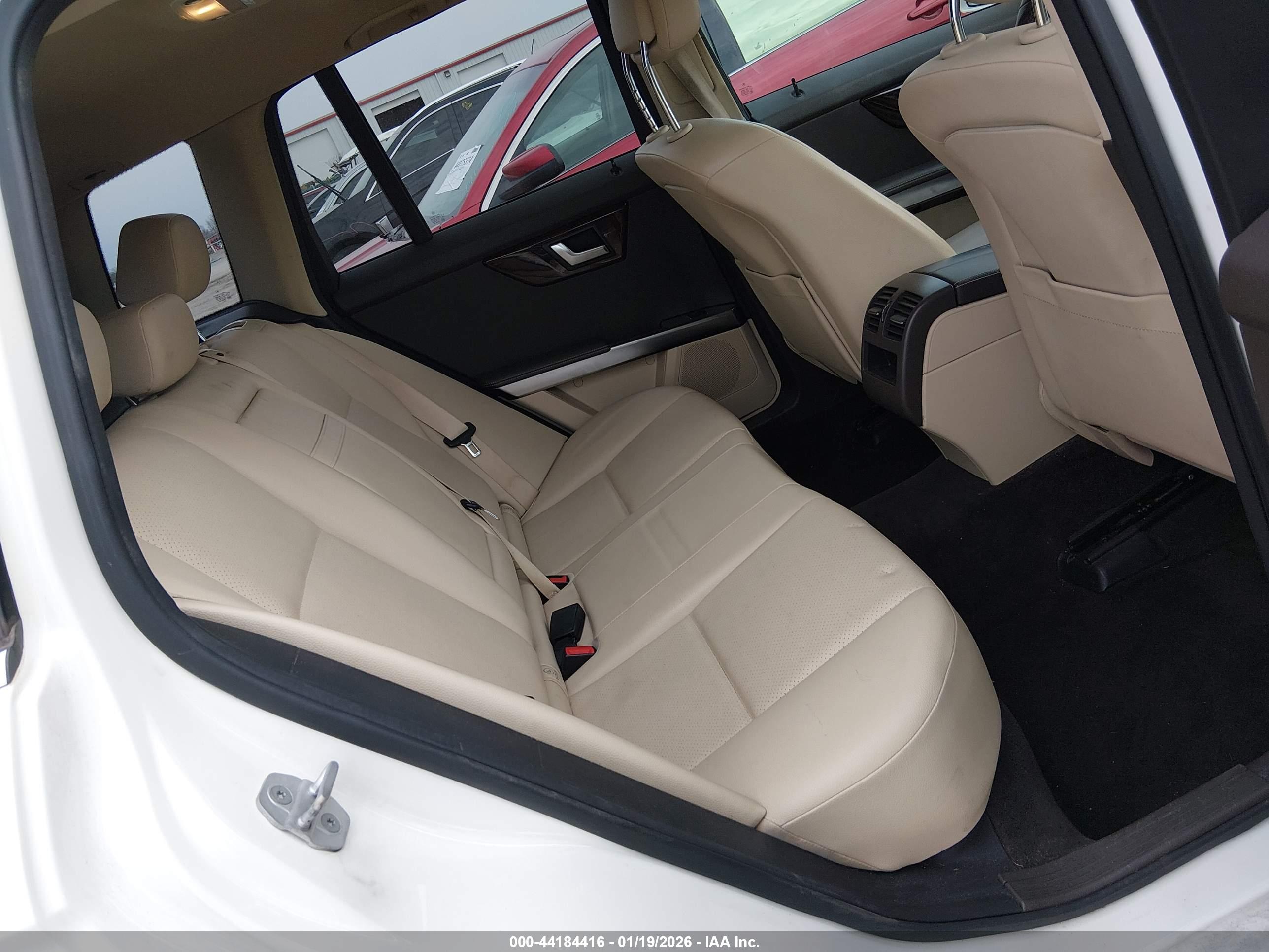 MERCEDES-BENZ GLK image 8