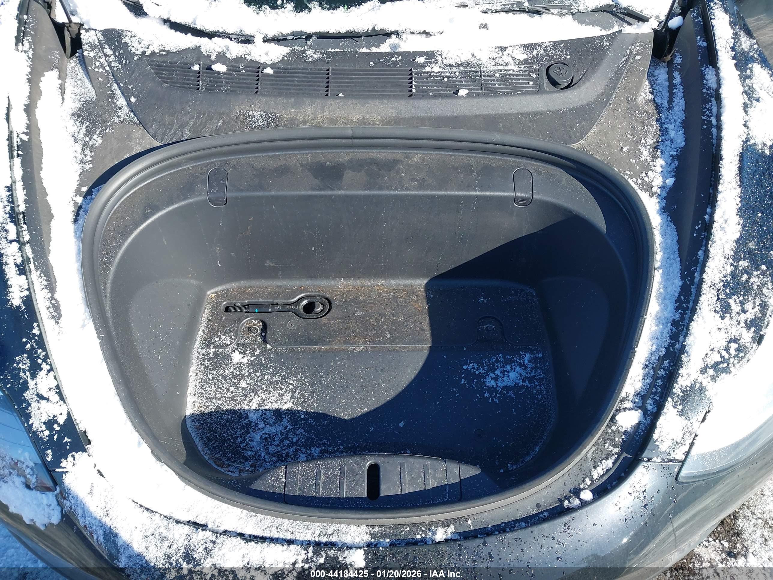 TESLA MODEL image 10