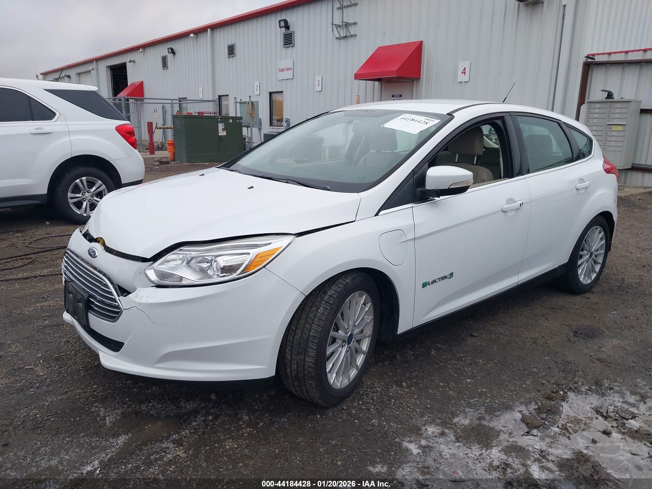 FORD FOCUS image 2