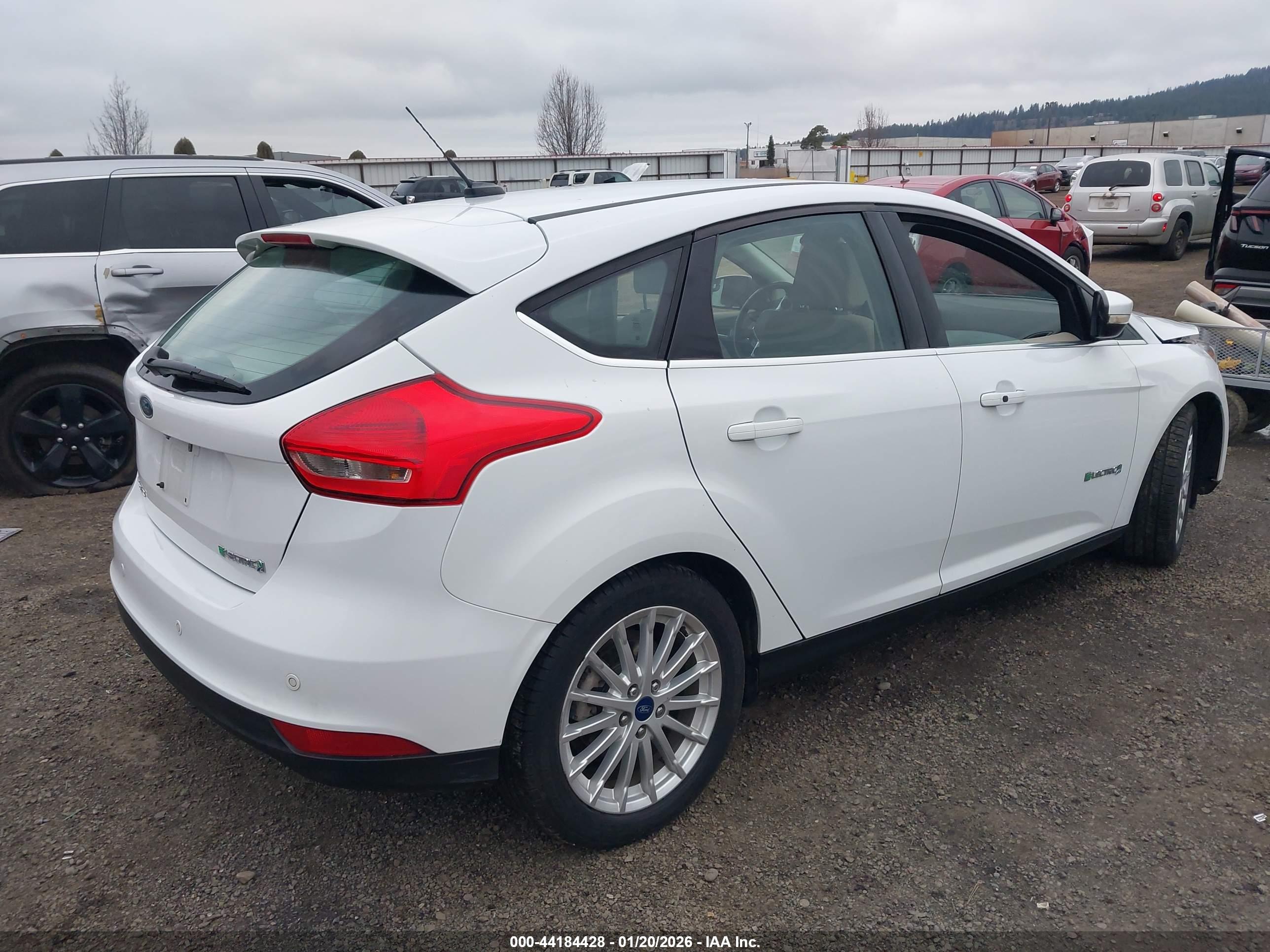 FORD FOCUS image 4