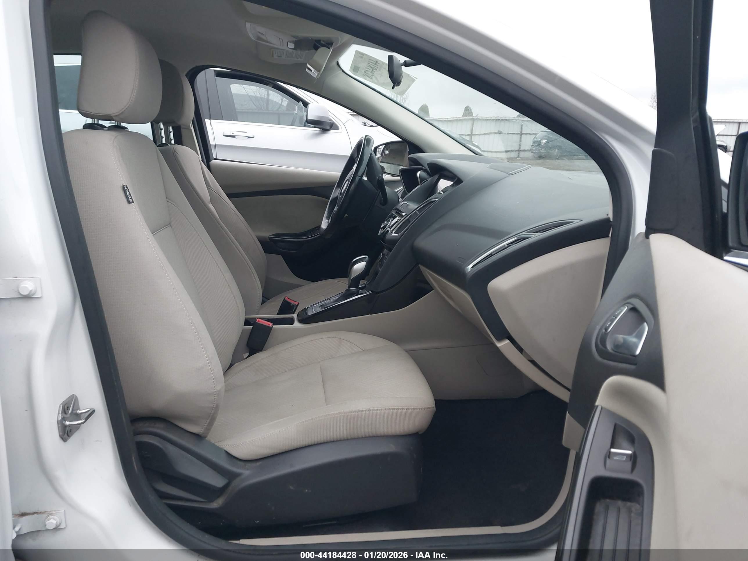 FORD FOCUS image 5