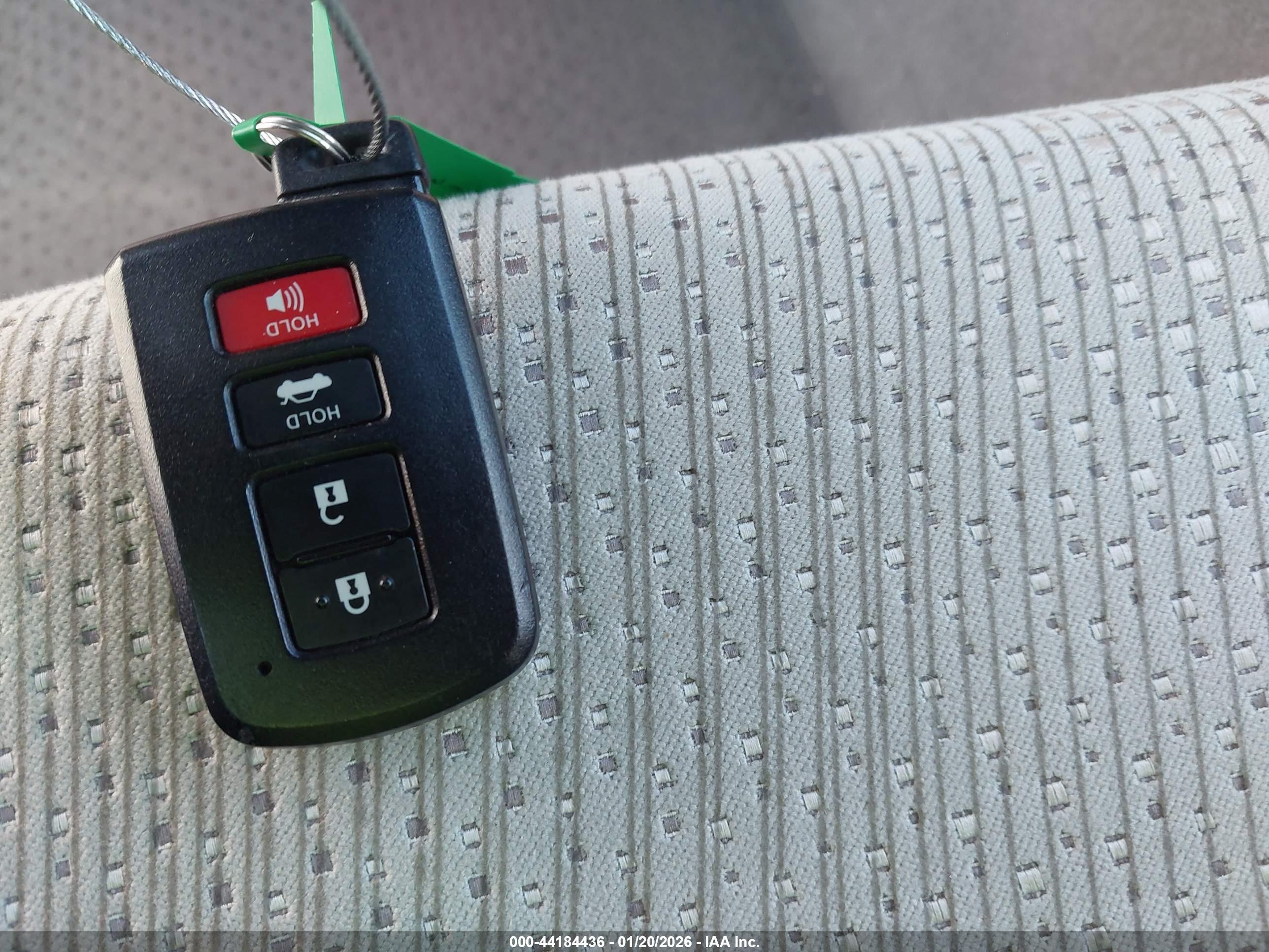 TOYOTA CAMRY image 11