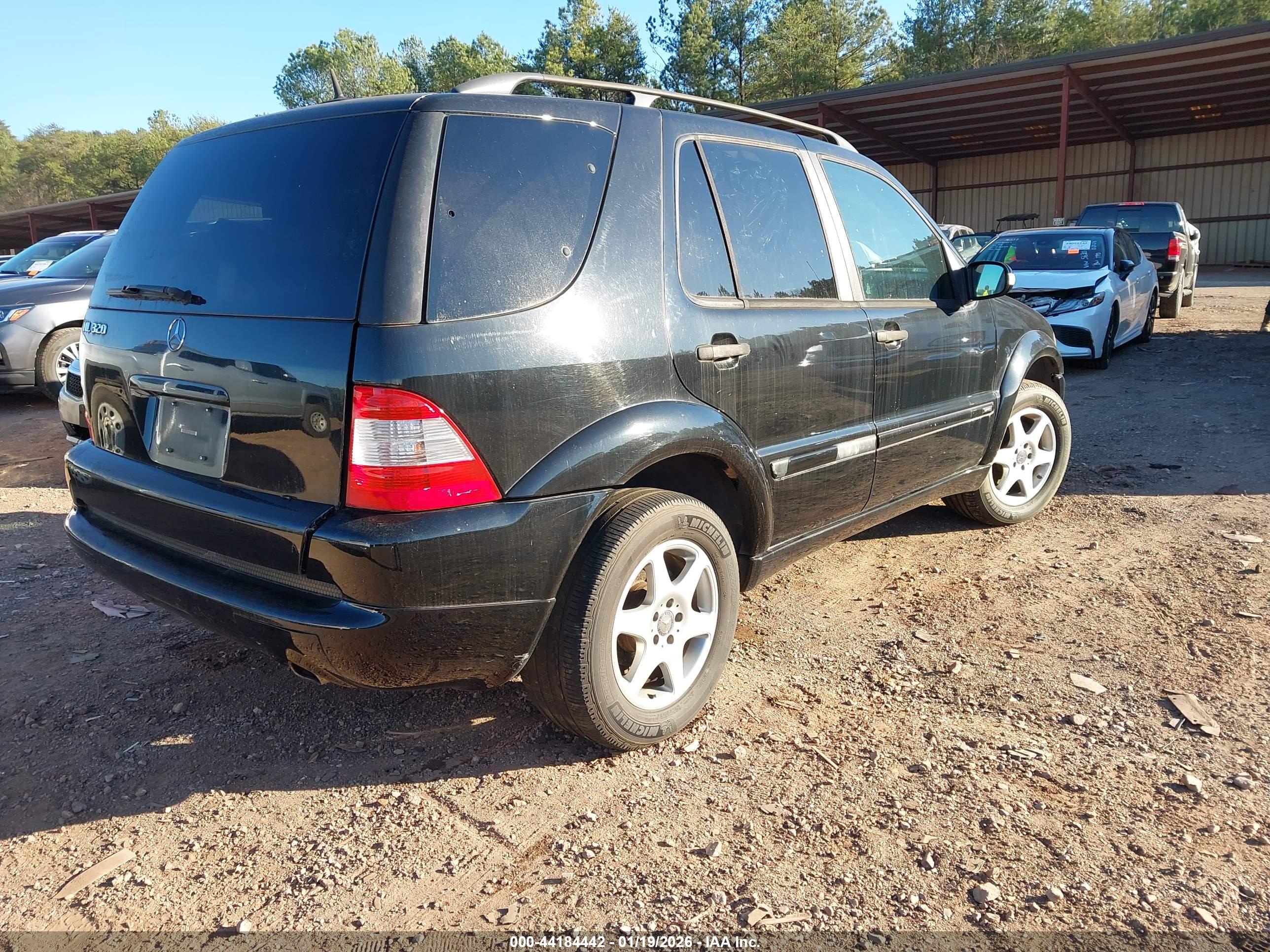 MERCEDES-BENZ ML image 4
