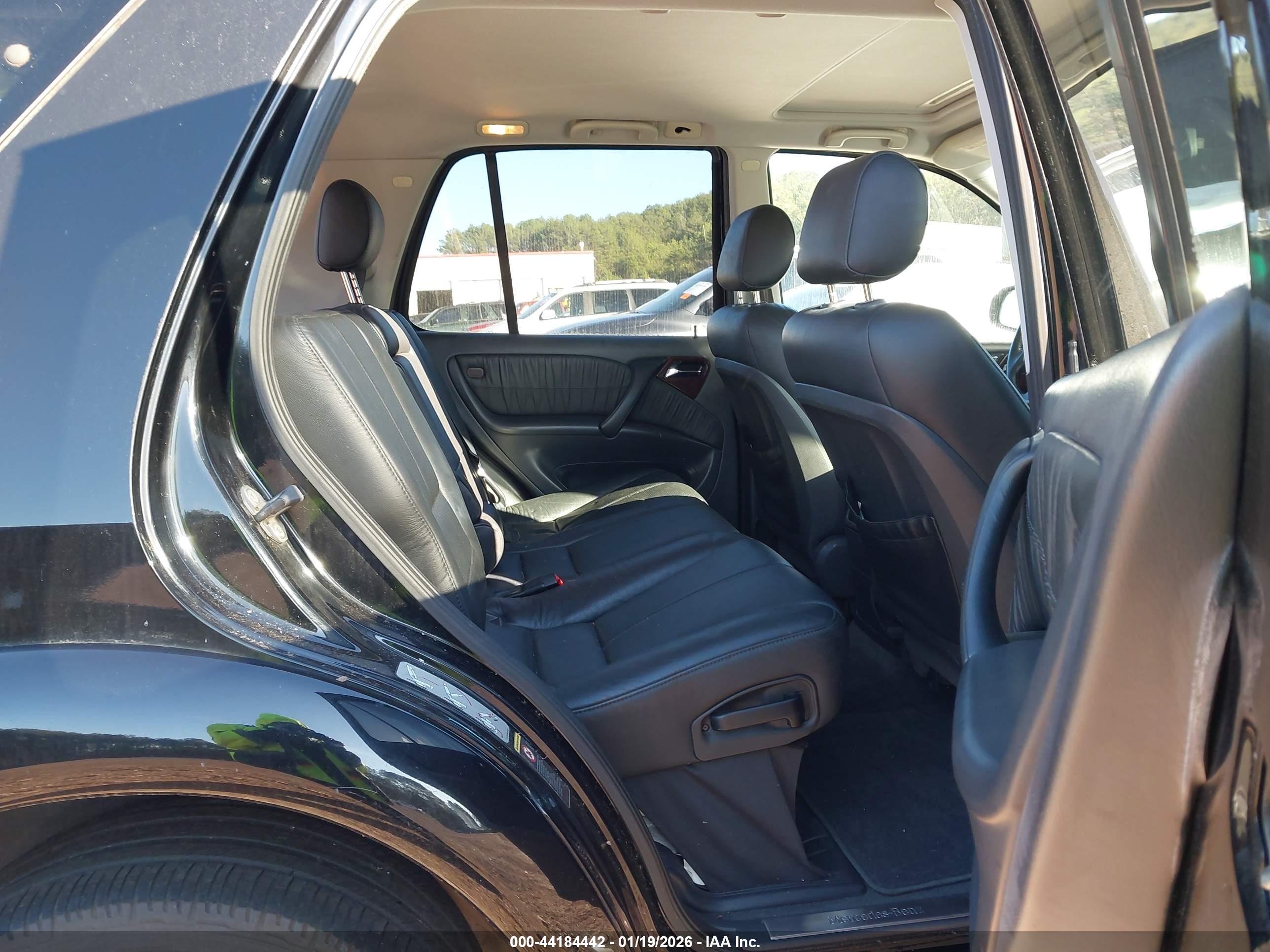 MERCEDES-BENZ ML image 8