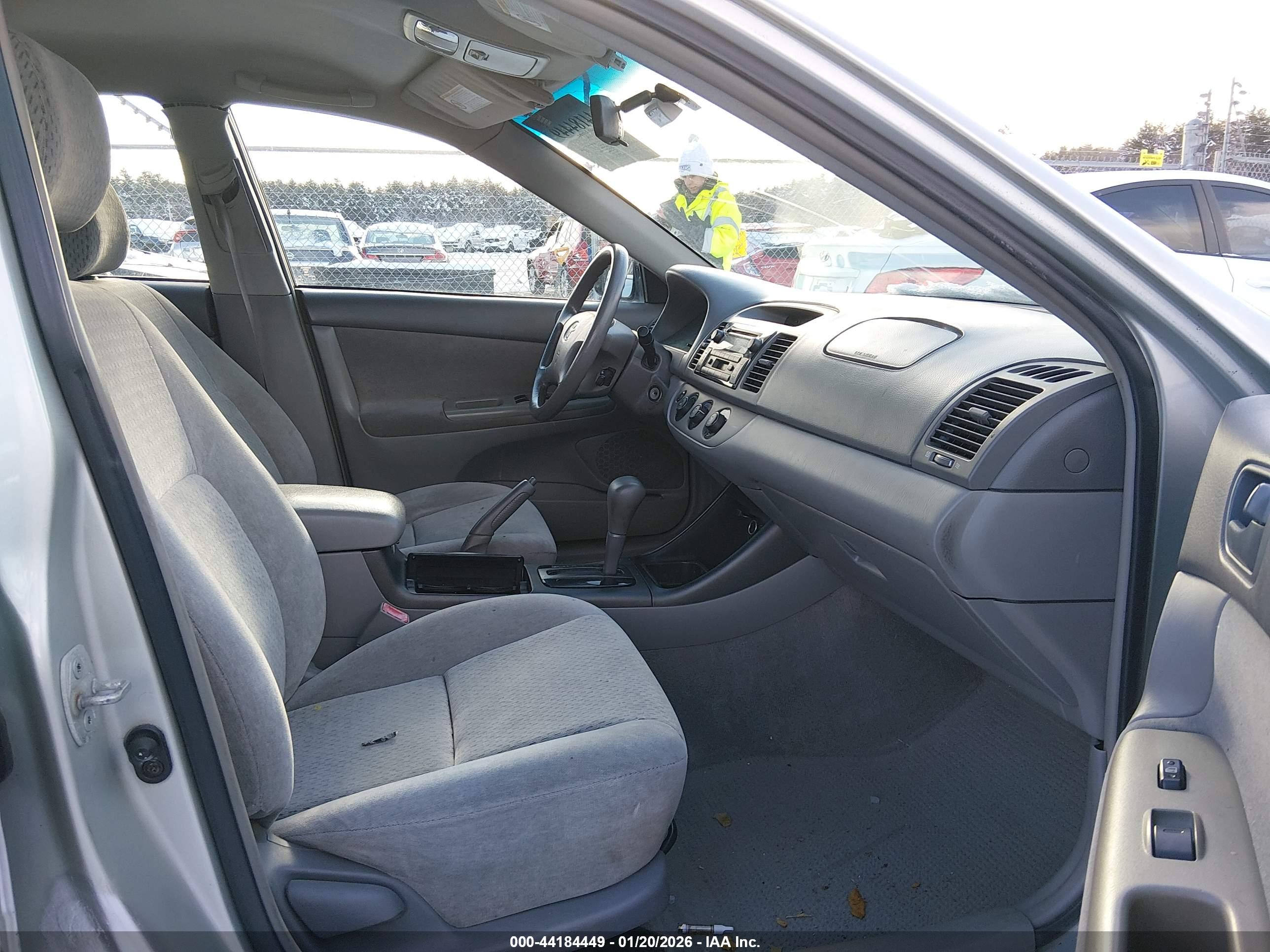 TOYOTA CAMRY image 5