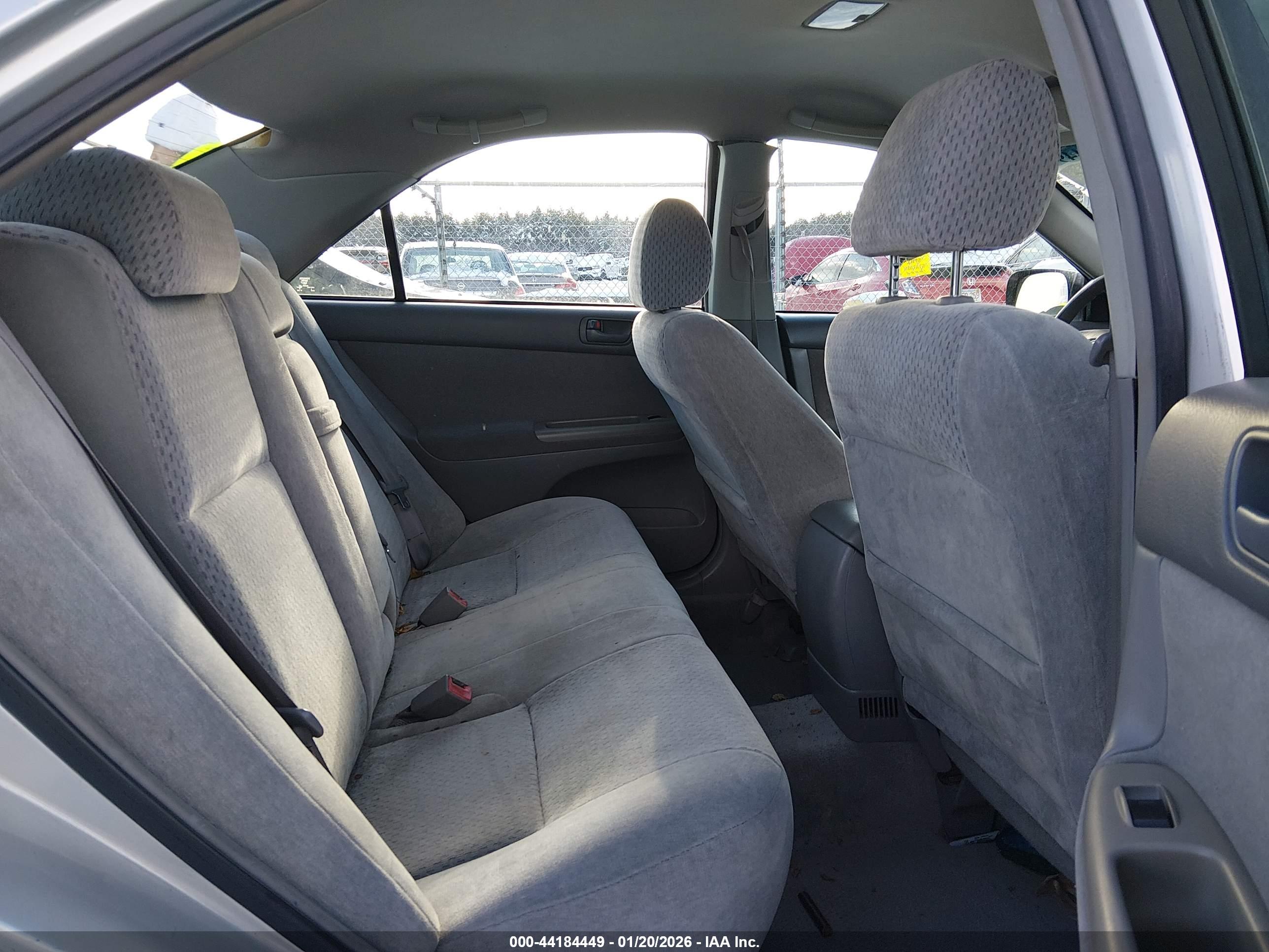 TOYOTA CAMRY image 8