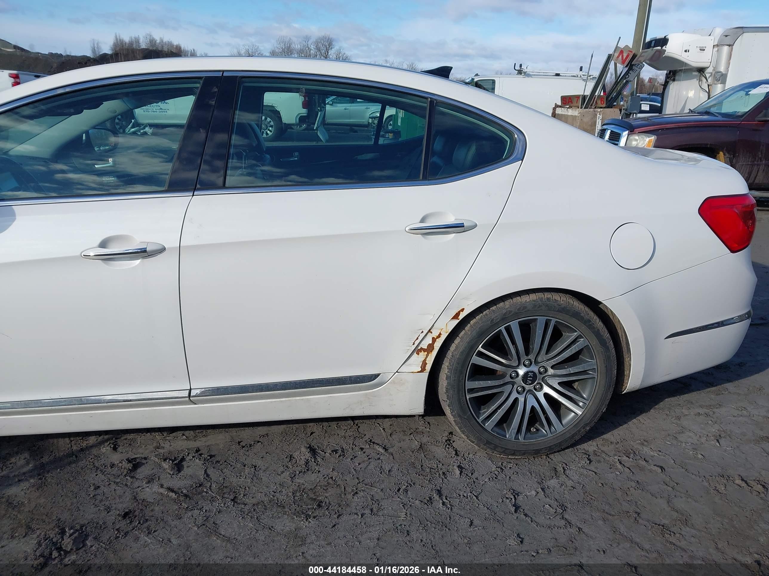 KIA CADENZA image 6
