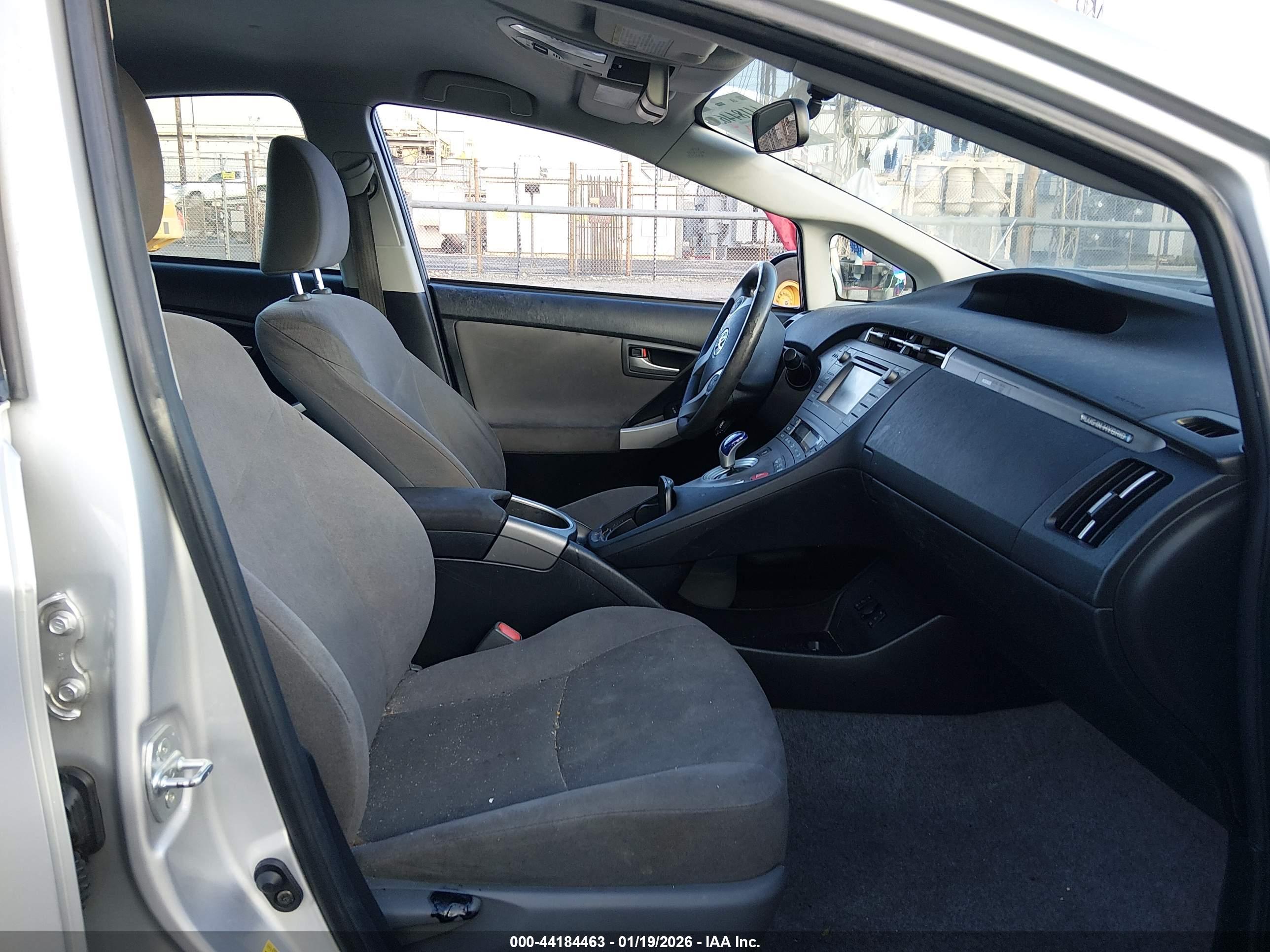 TOYOTA PRIUS image 5