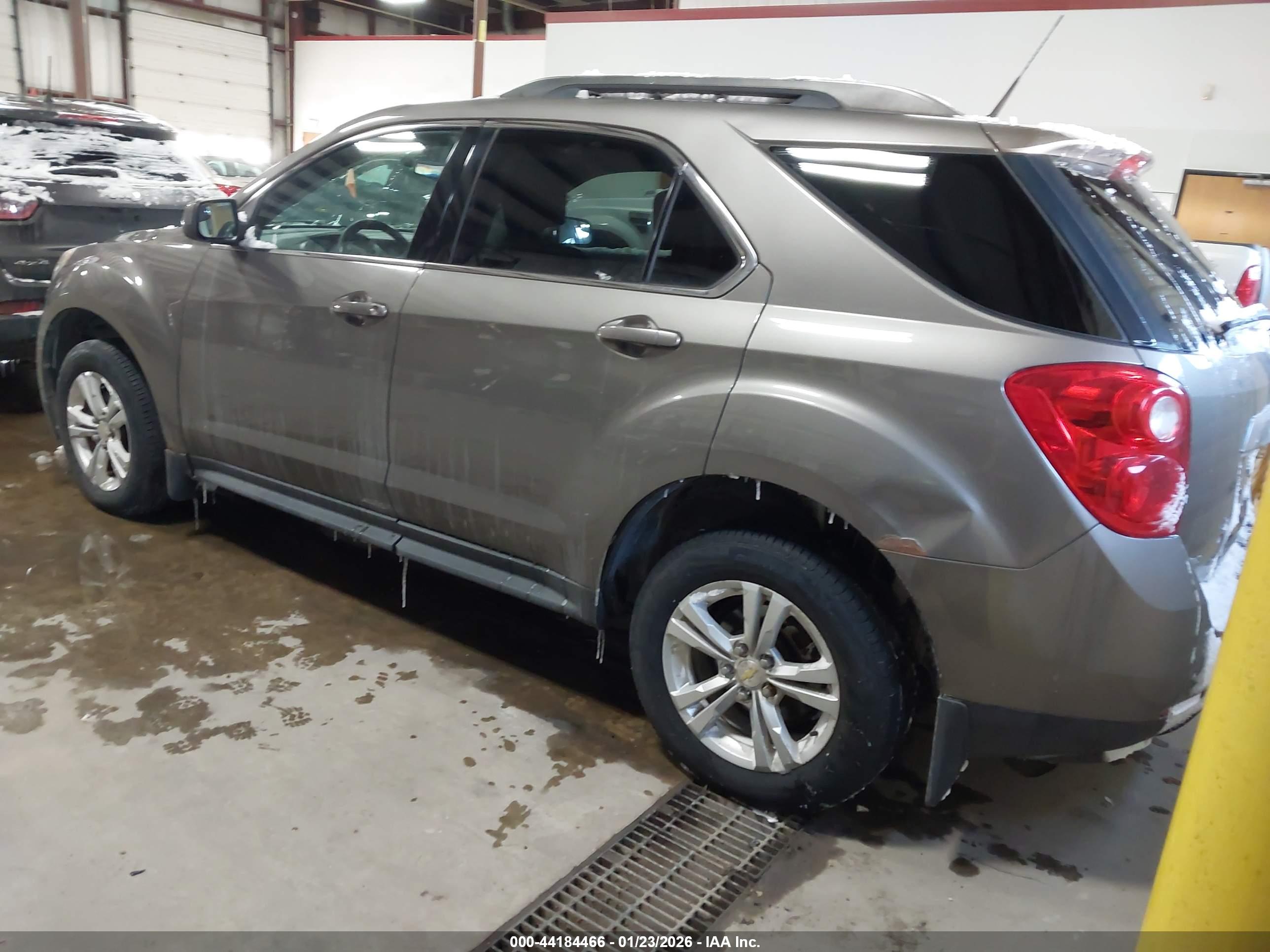 CHEVROLET EQUINOX image 3