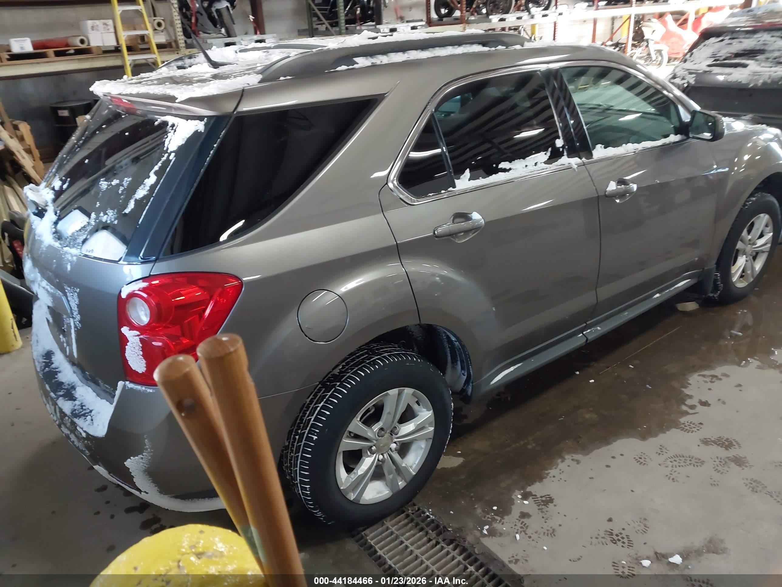 CHEVROLET EQUINOX image 4
