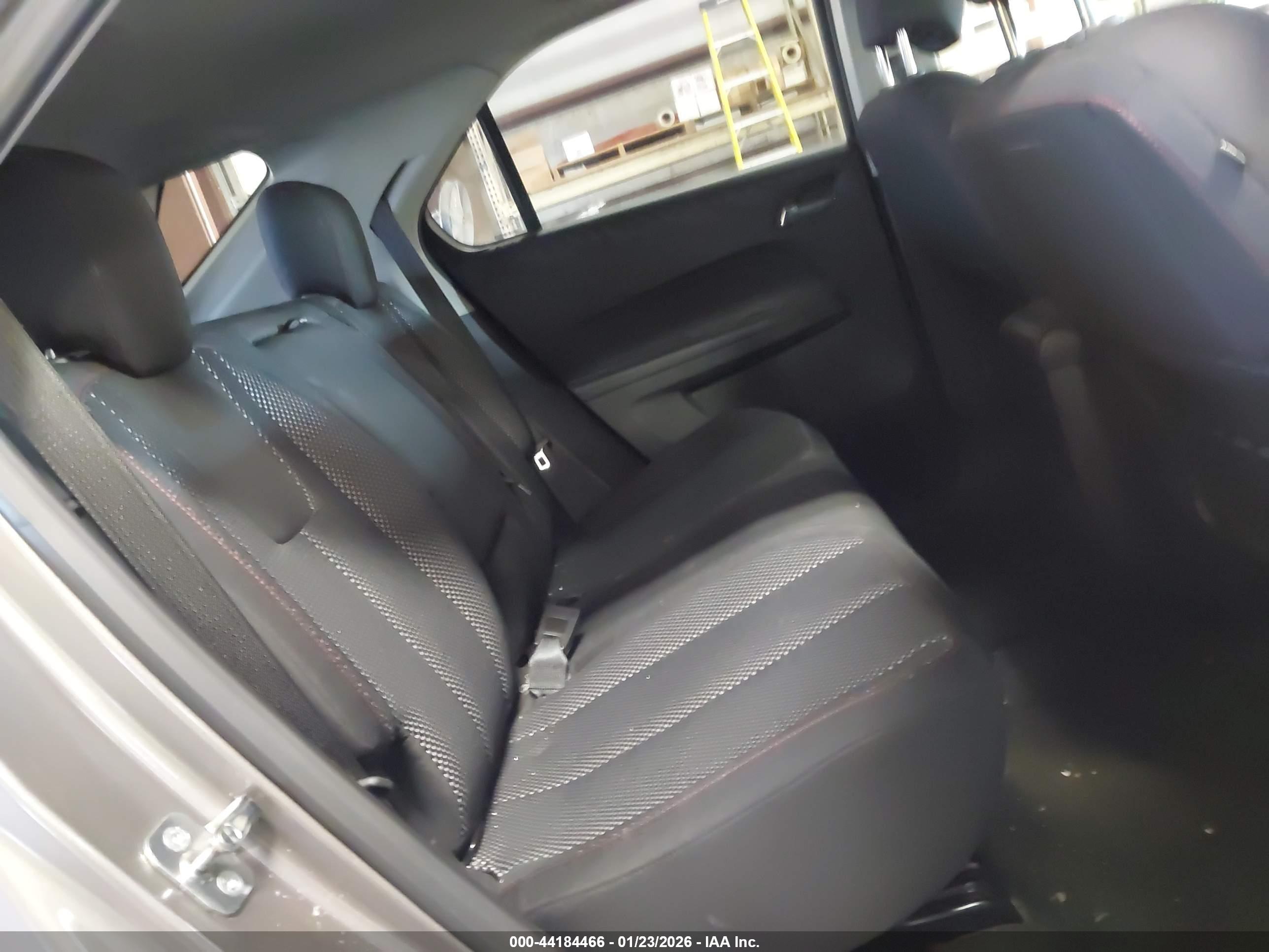 CHEVROLET EQUINOX image 8