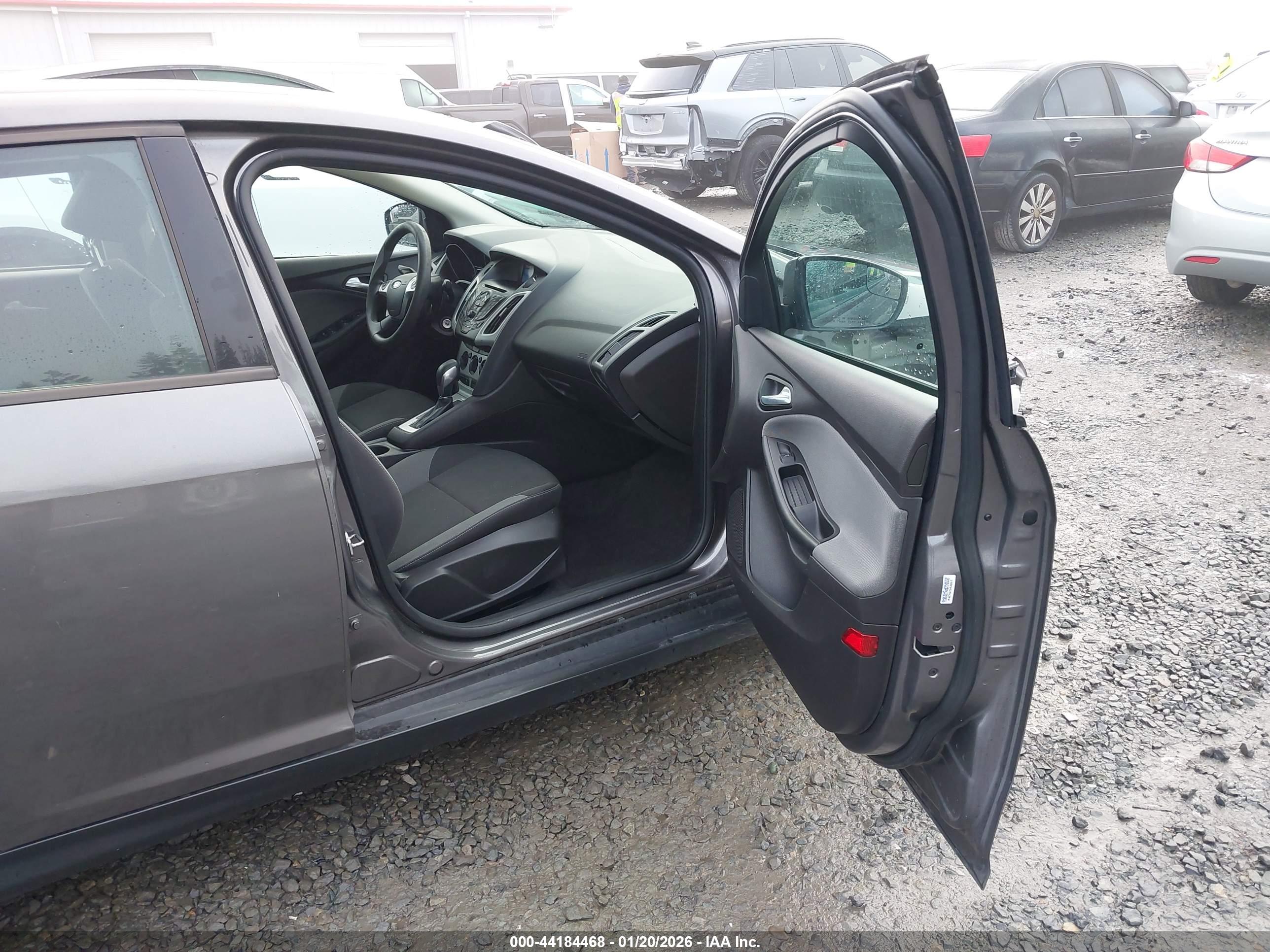 FORD FOCUS image 5