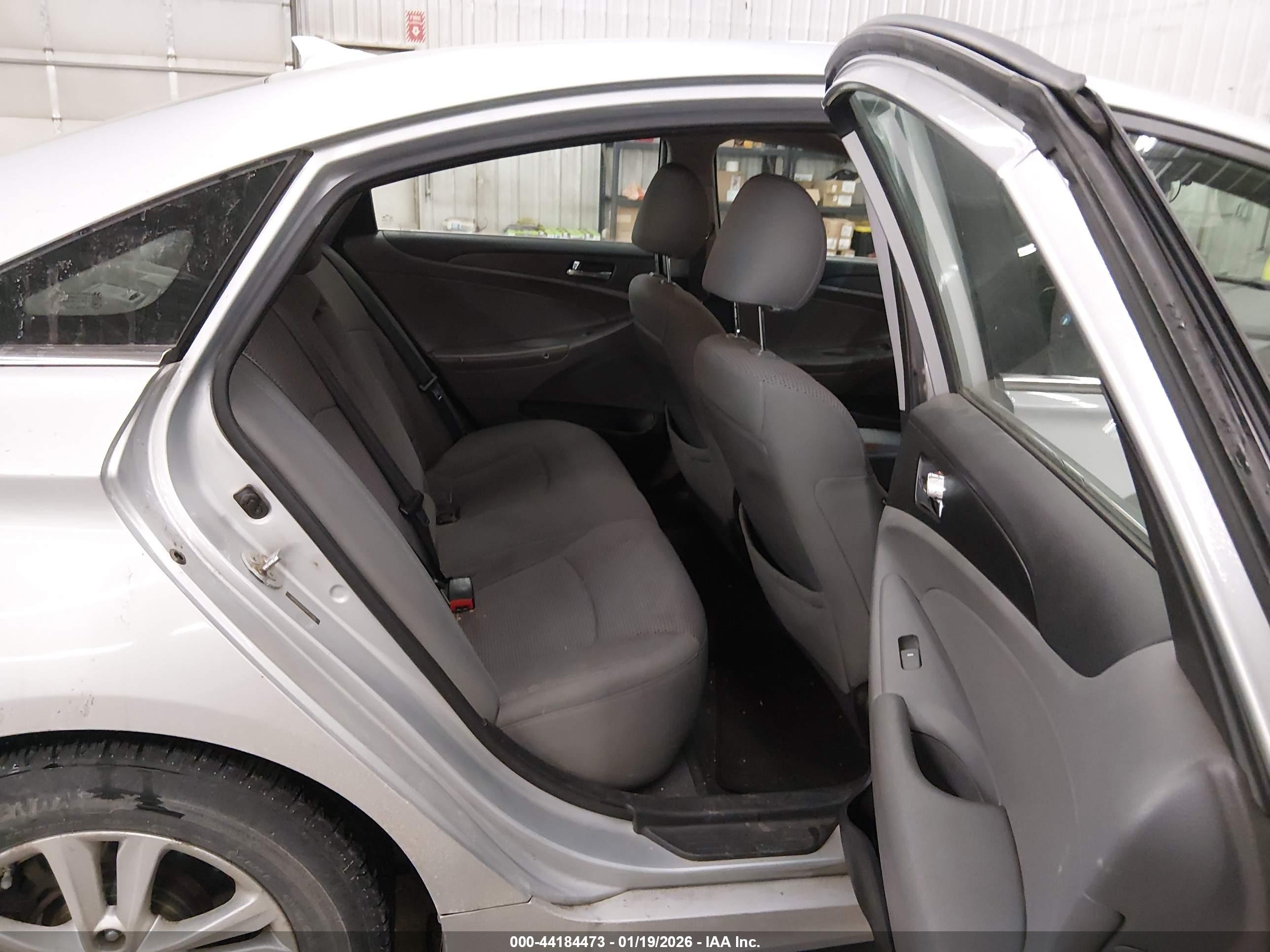 HYUNDAI SONATA image 8