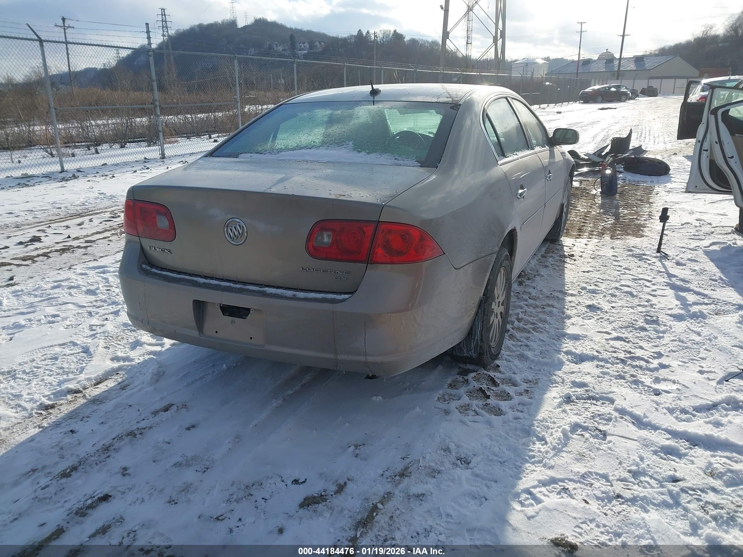 BUICK LUCERNE image 4