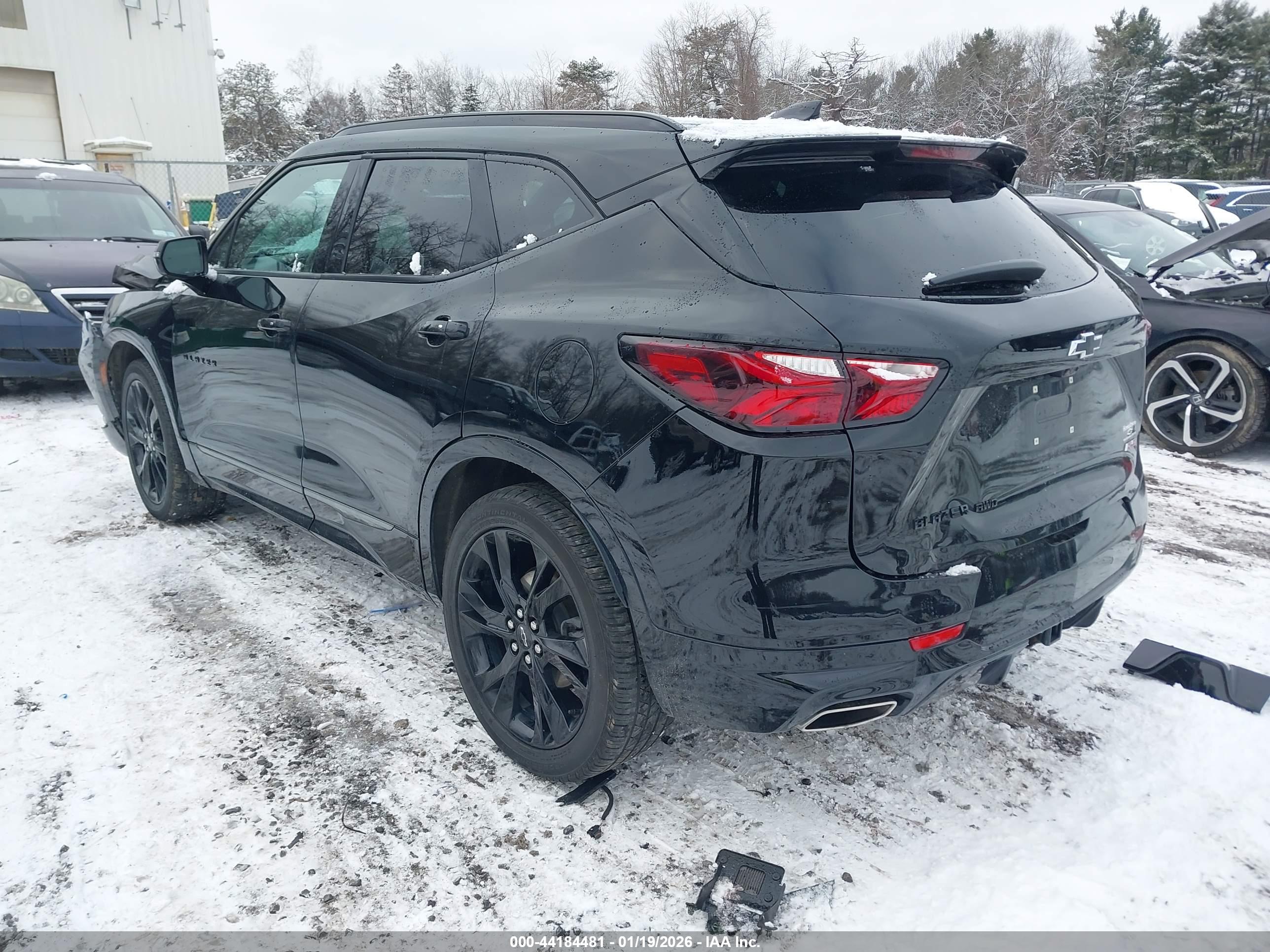 CHEVROLET BLAZER image 3