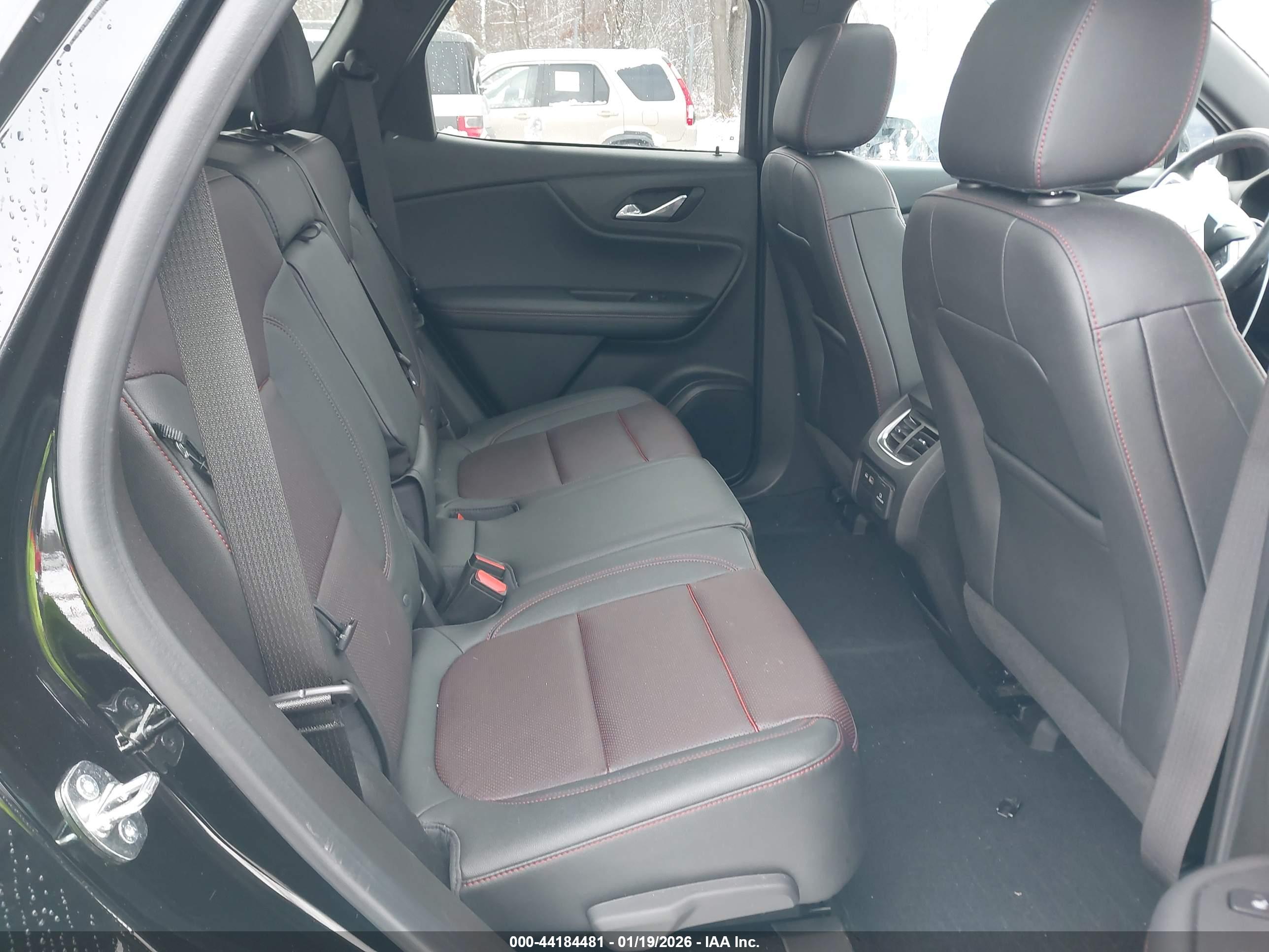 CHEVROLET BLAZER image 8