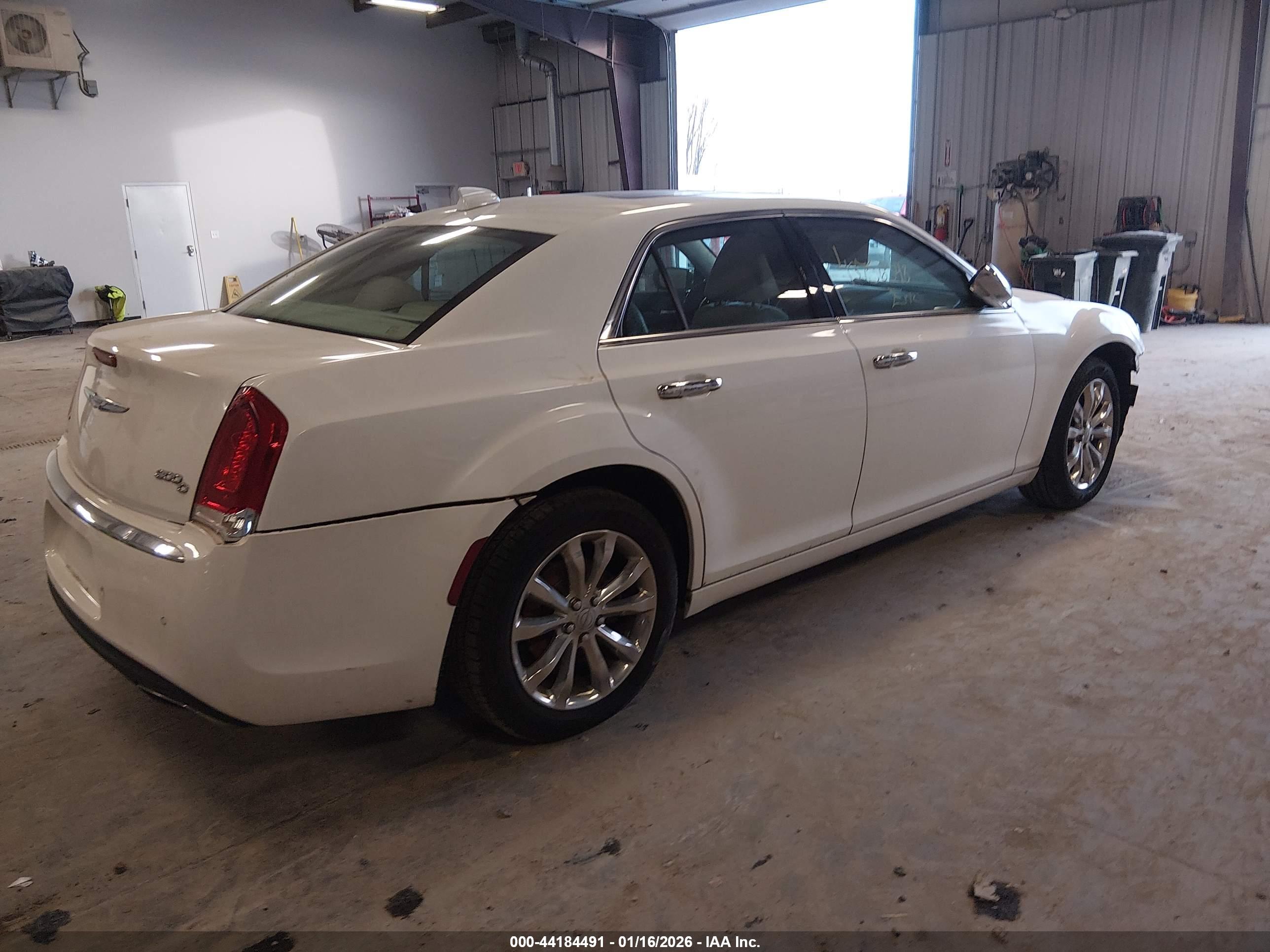 CHRYSLER 300C image 4