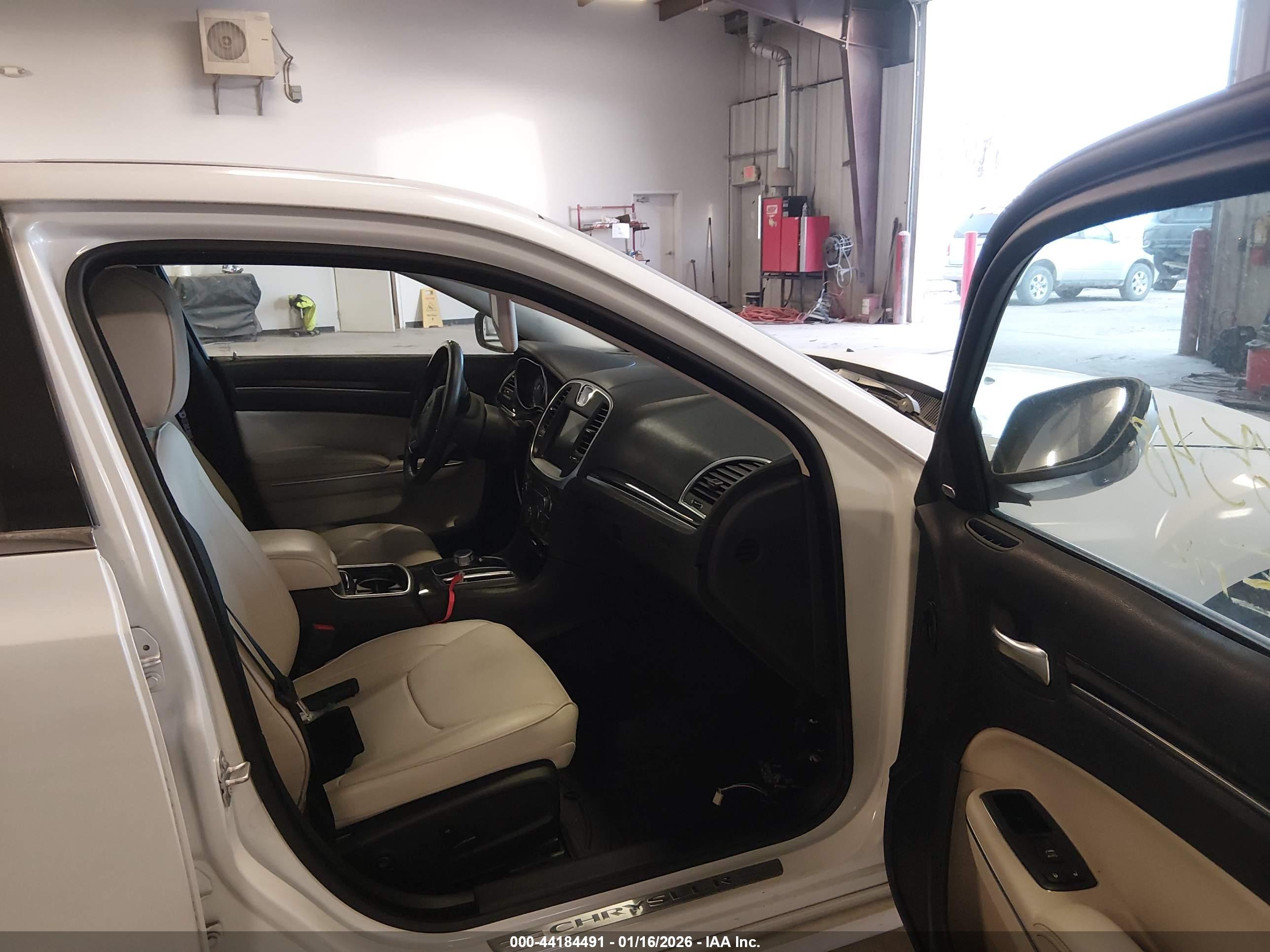 CHRYSLER 300C image 5