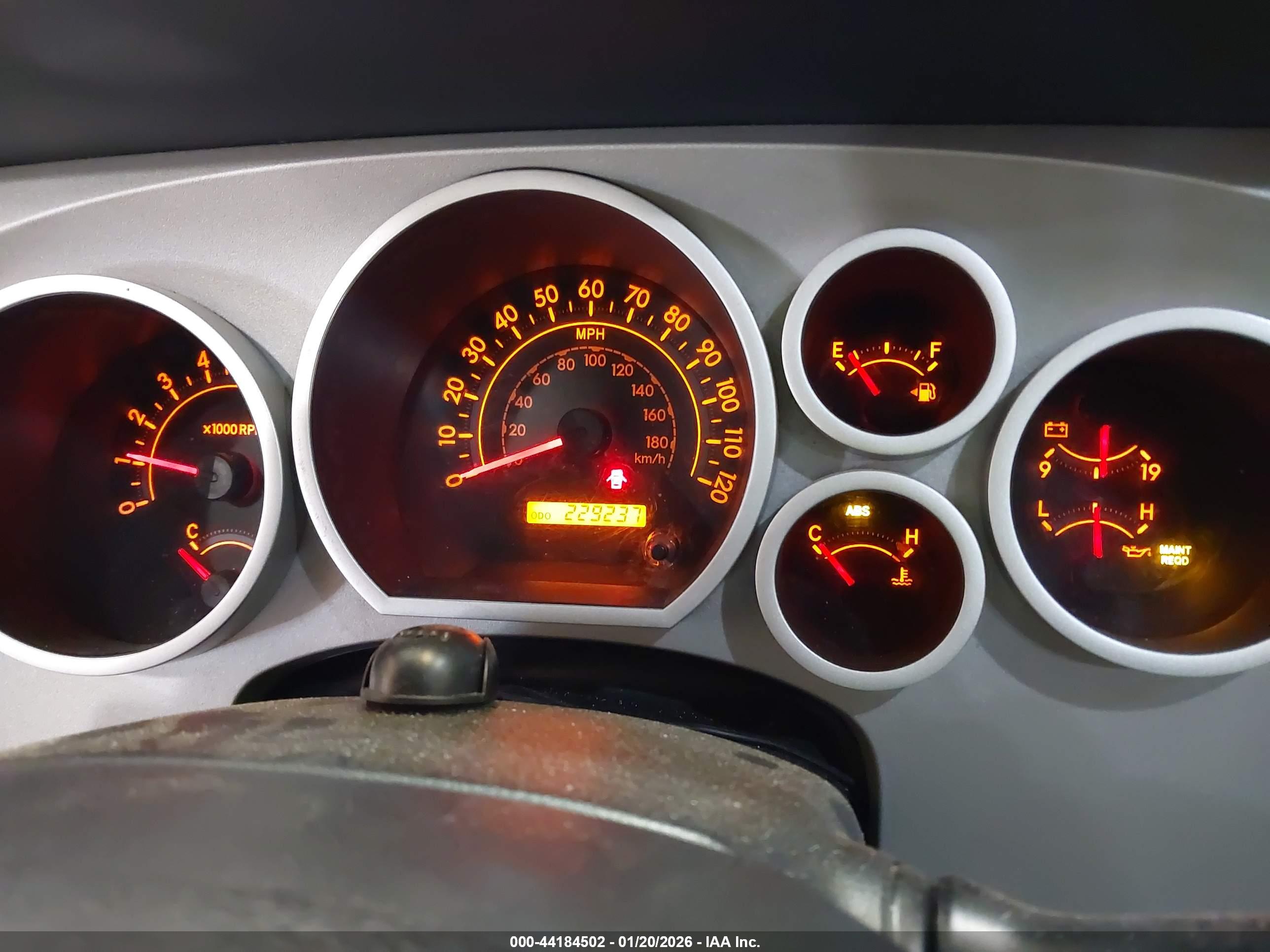 TOYOTA TUNDRA image 7