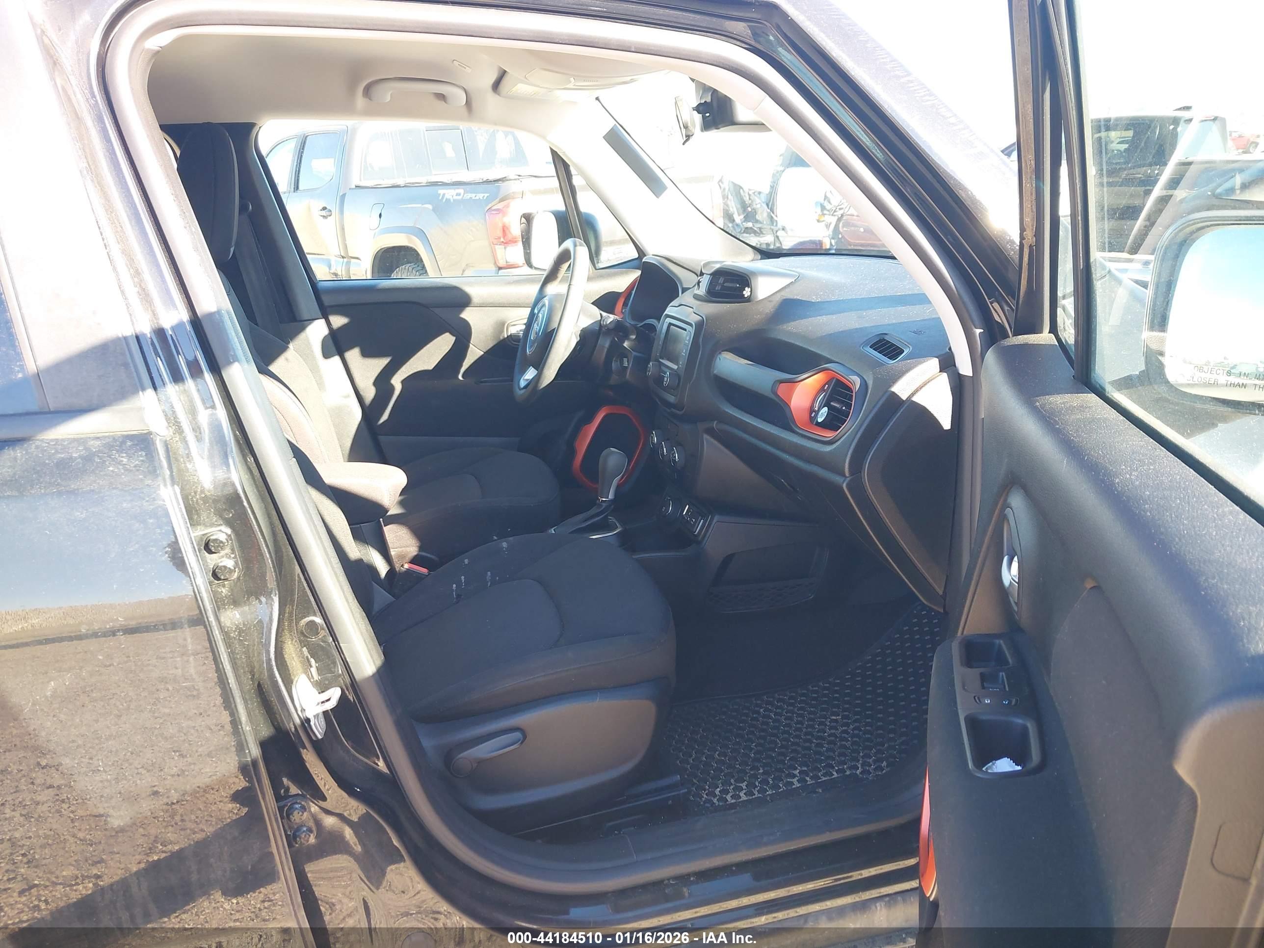 JEEP RENEGADE image 5
