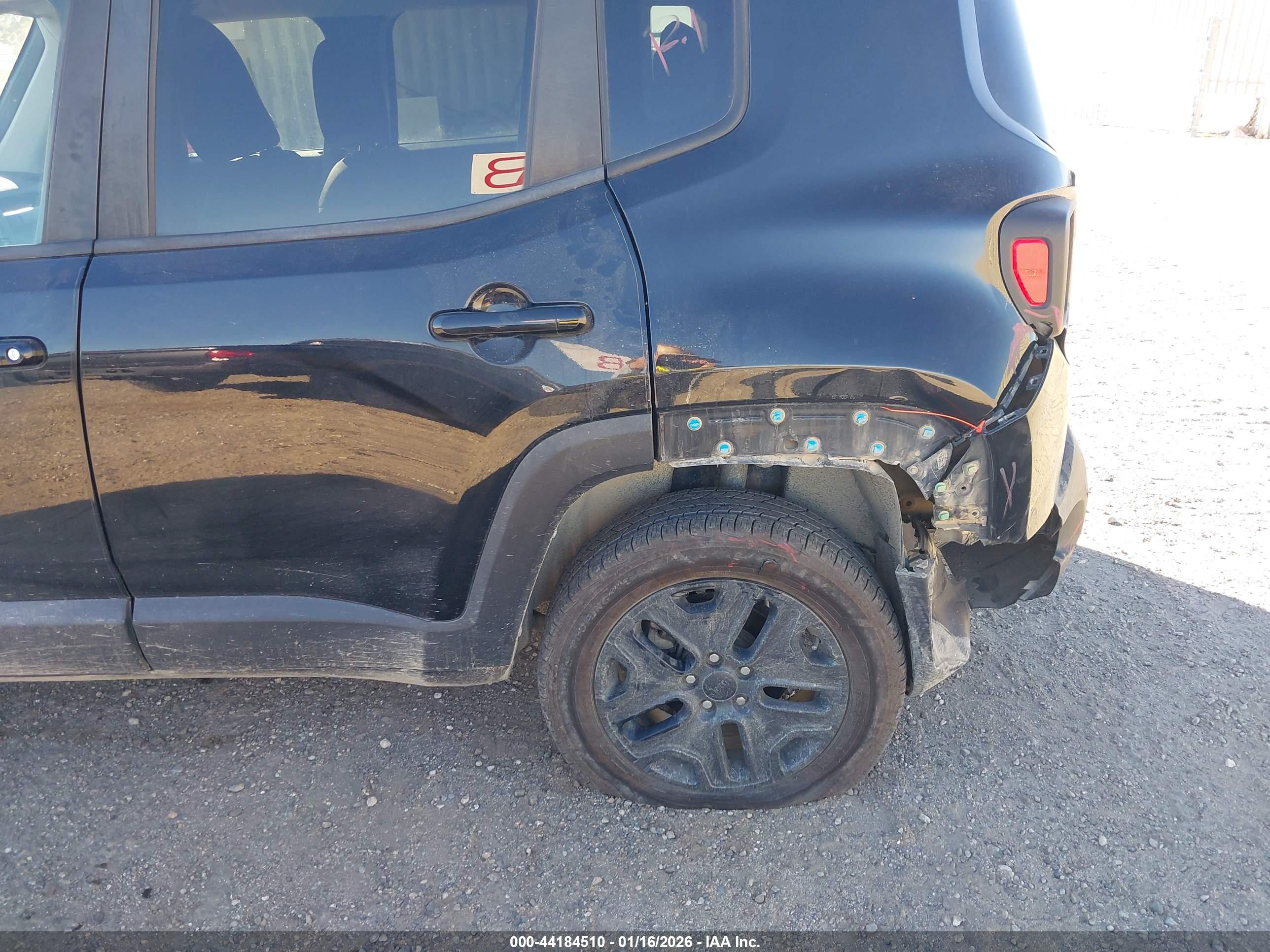 JEEP RENEGADE image 6