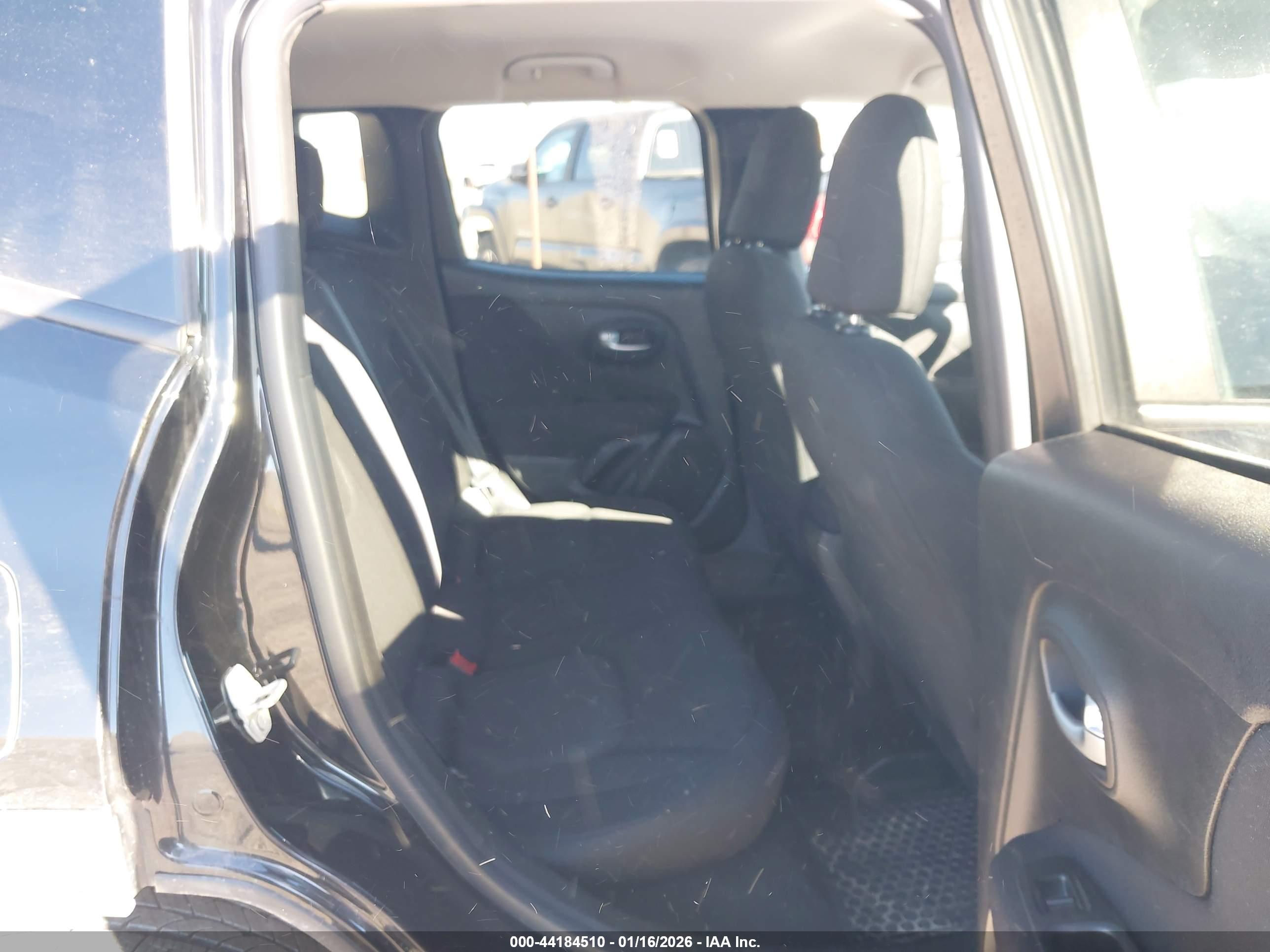 JEEP RENEGADE image 8