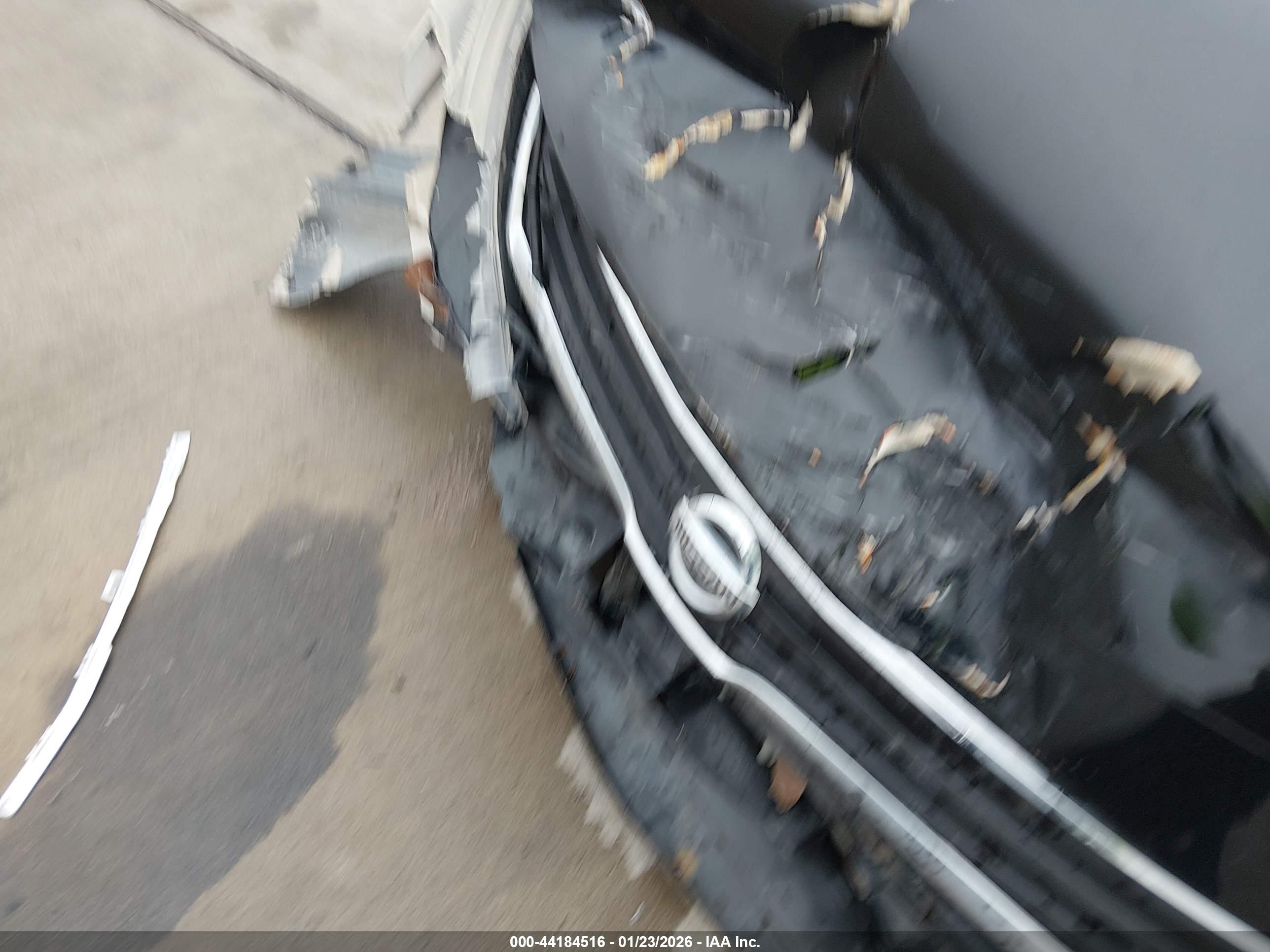 NISSAN VERSA image 6