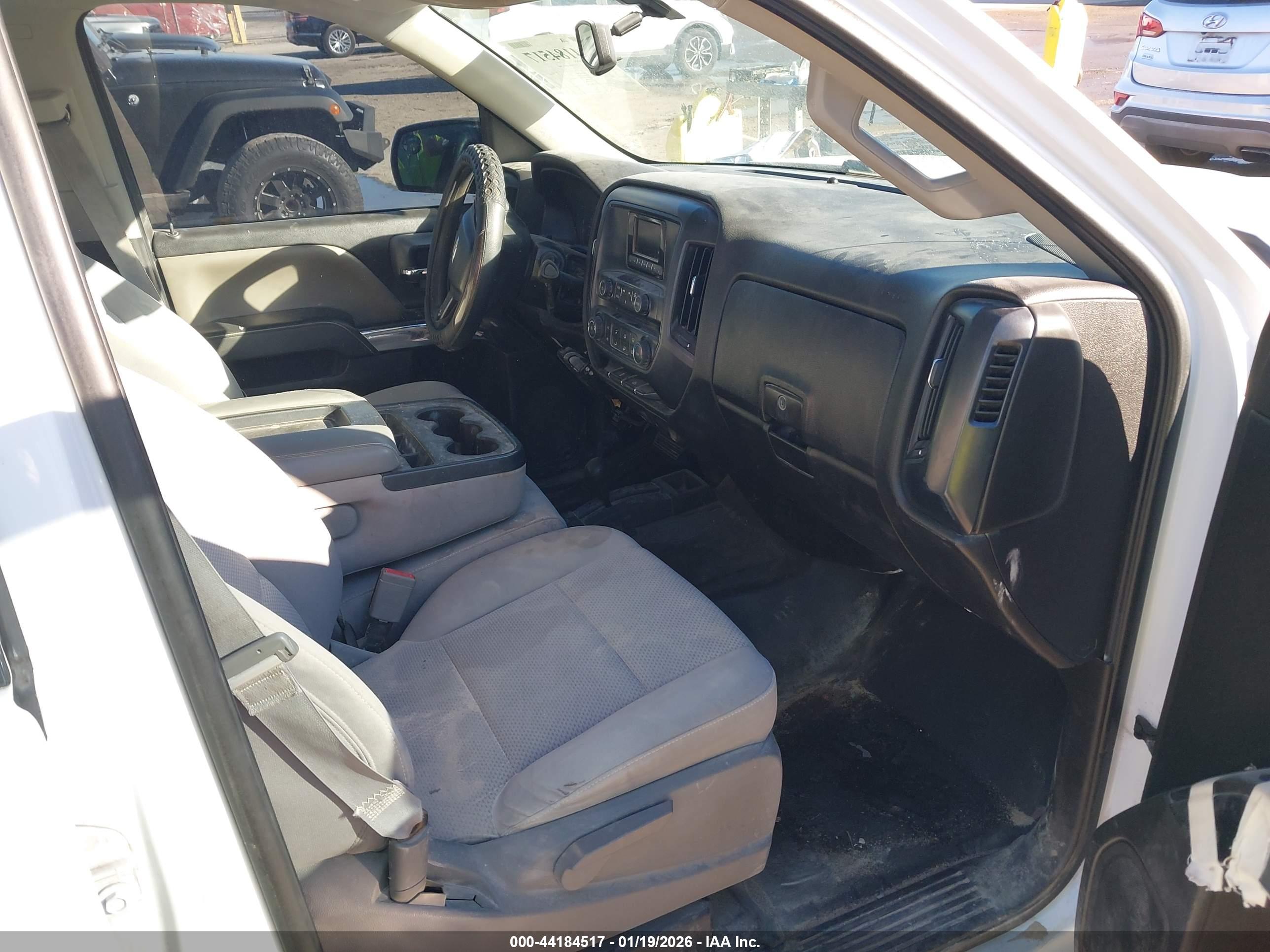 CHEVROLET SILVERADO image 5