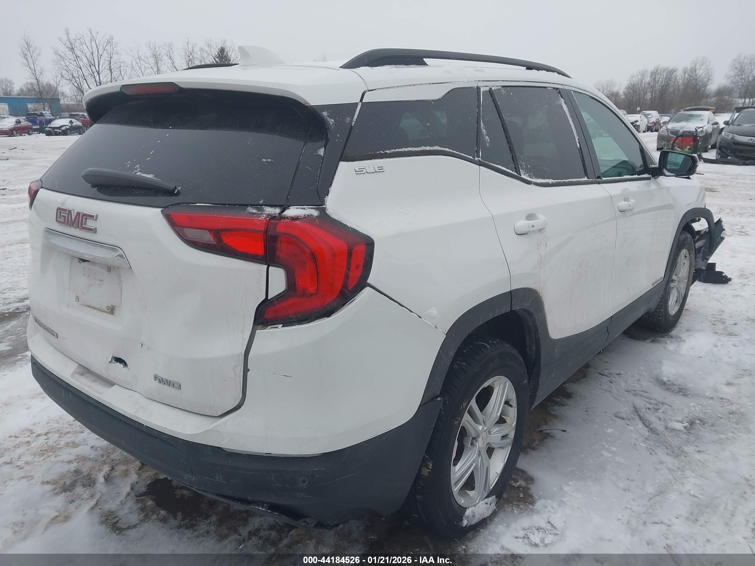 GMC TERRAIN image 4