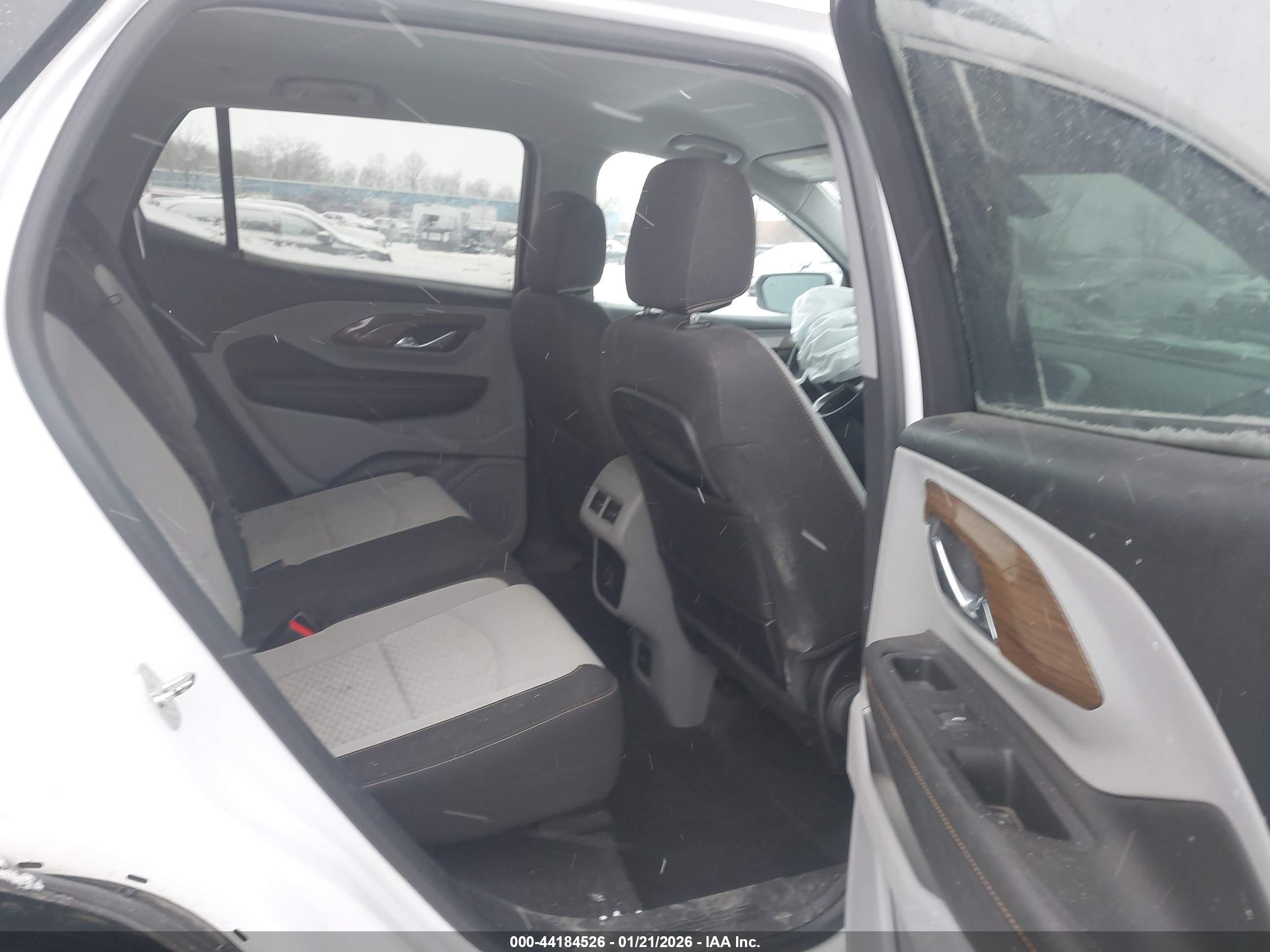 GMC TERRAIN image 8