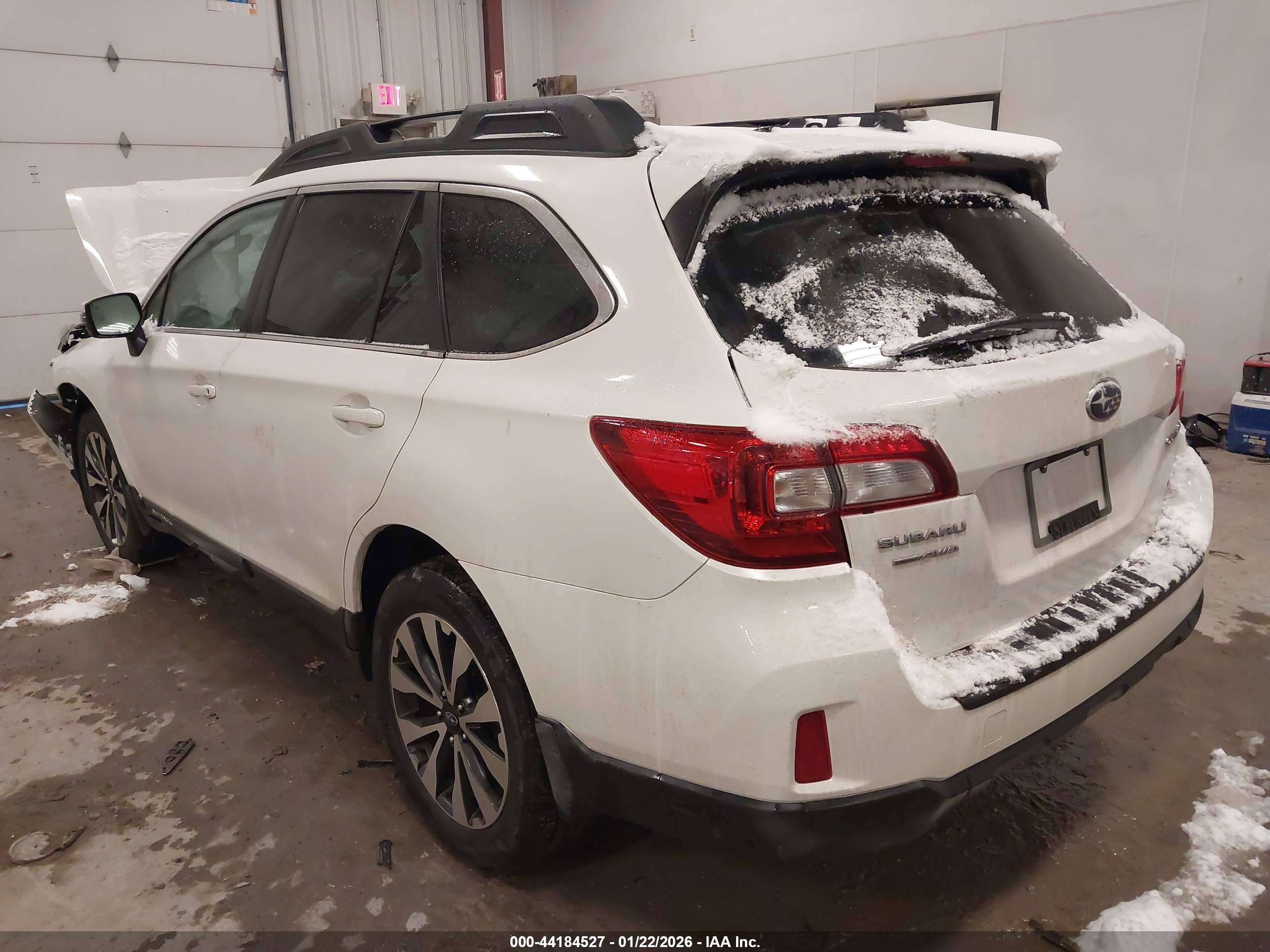 SUBARU OUTBACK image 3