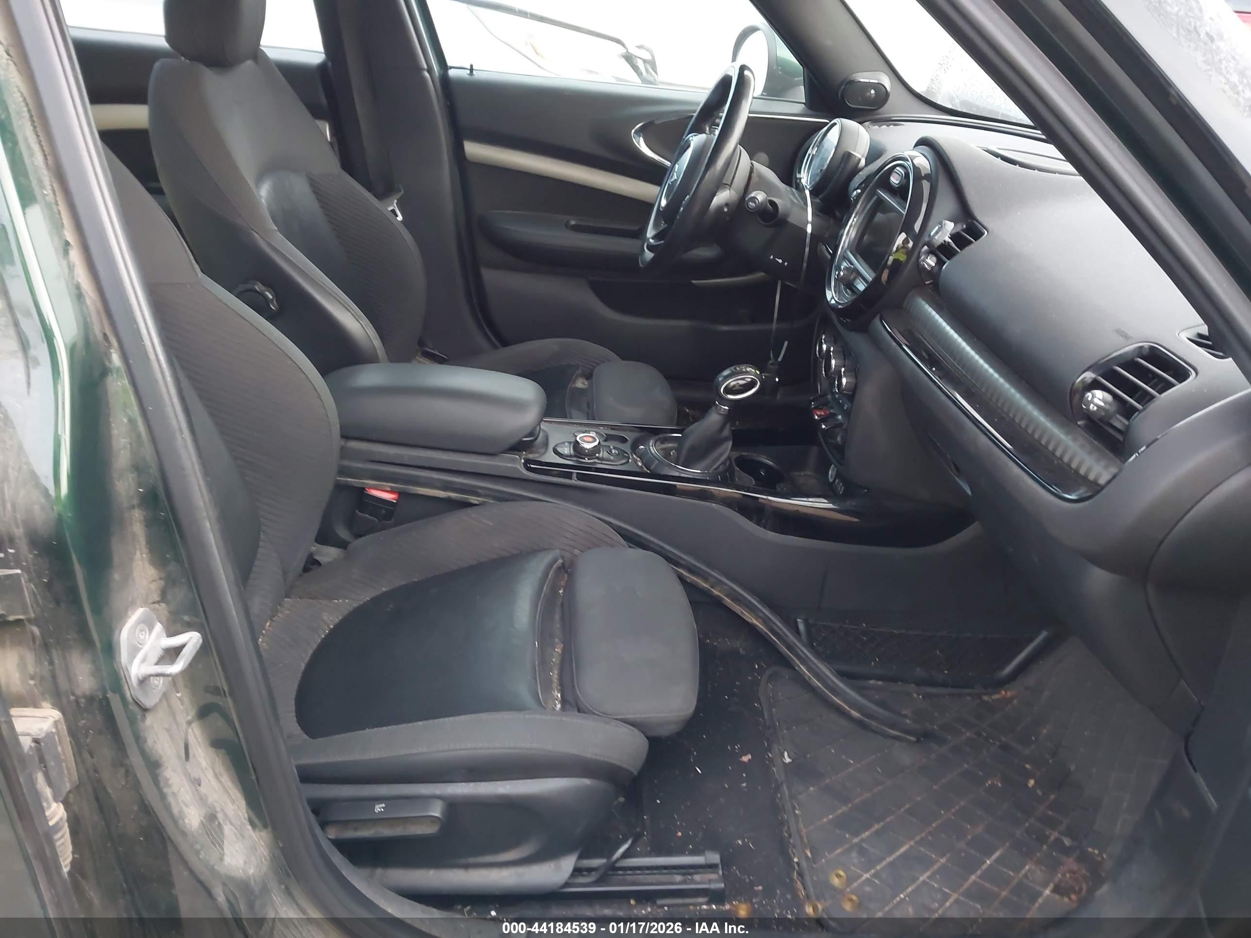 MINI CLUBMAN image 5