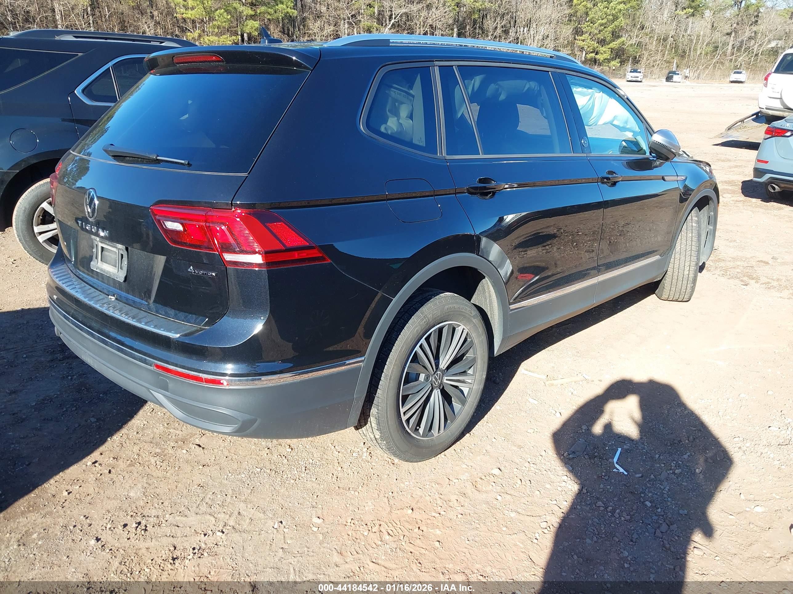 VOLKSWAGEN TIGUAN image 4