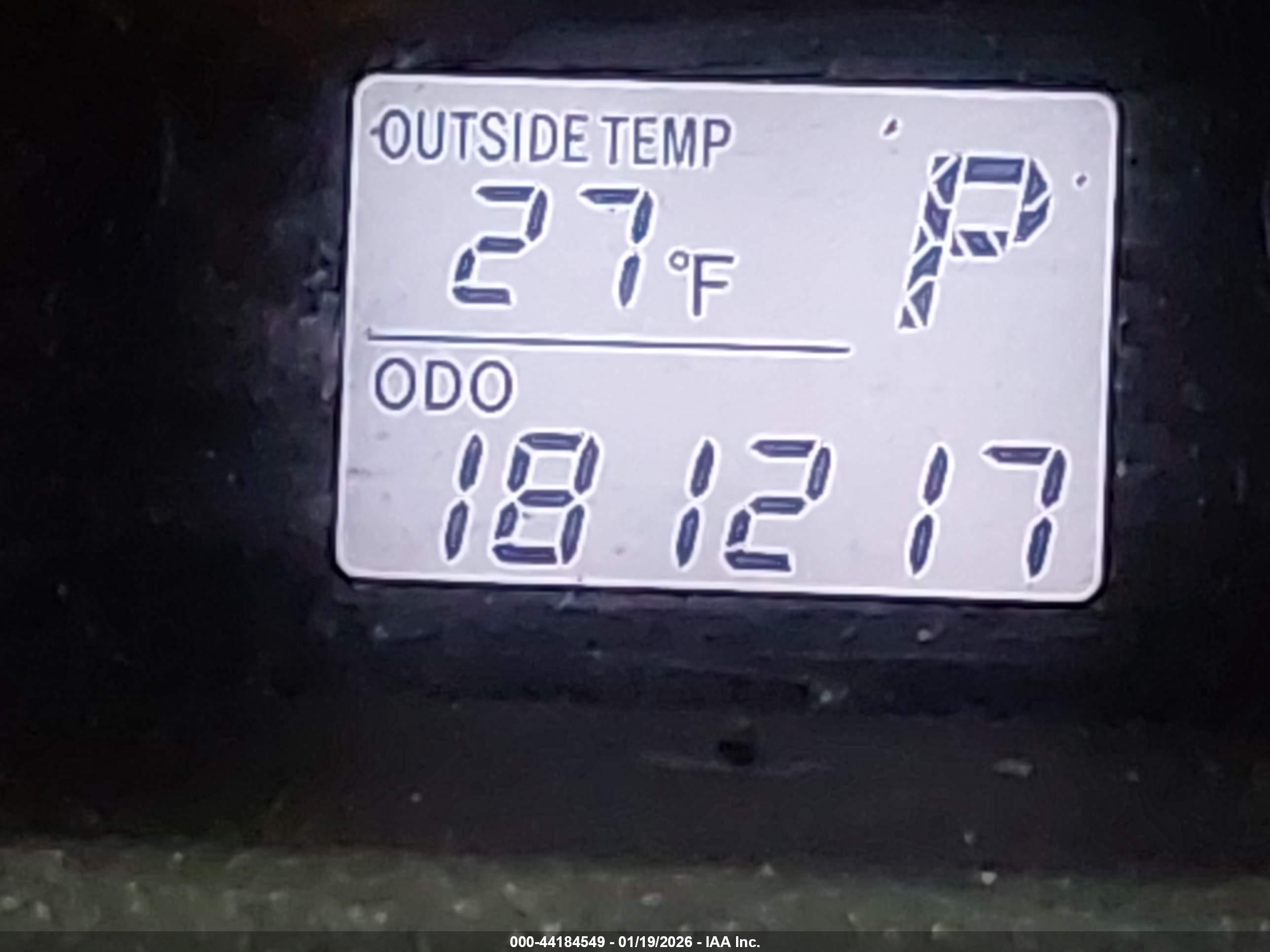 PONTIAC VIBE image 6