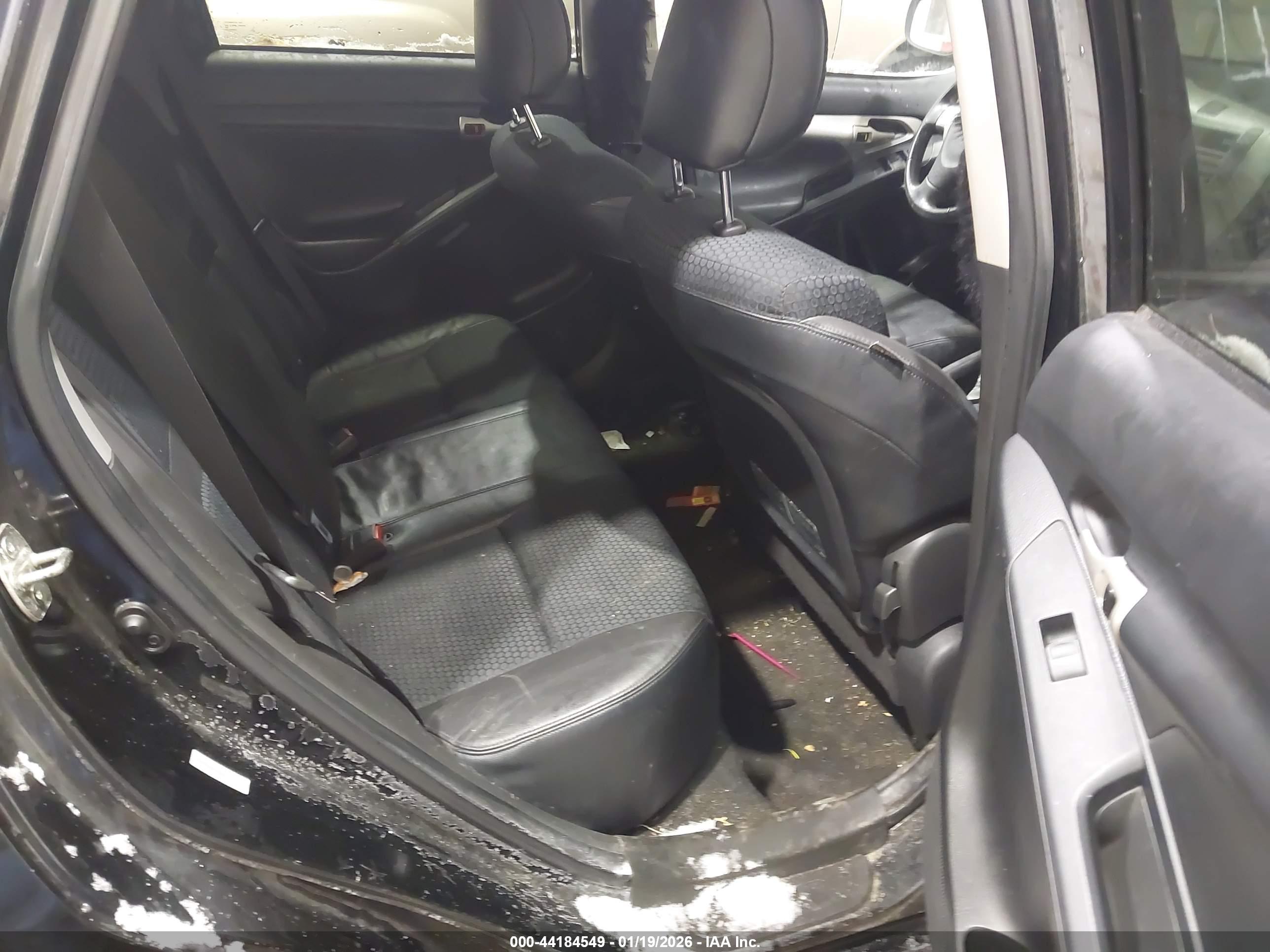 PONTIAC VIBE image 8