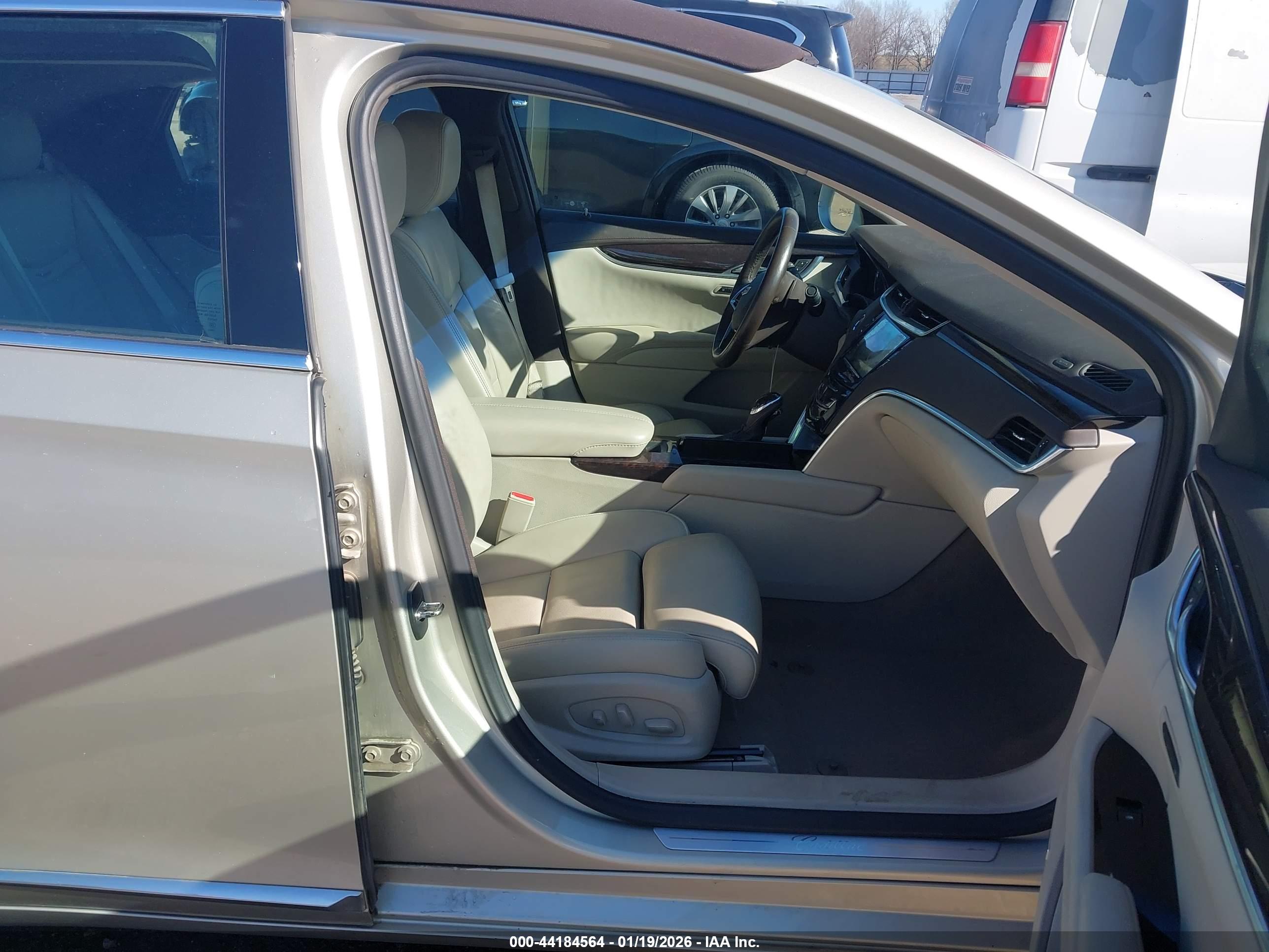 CADILLAC XTS image 5