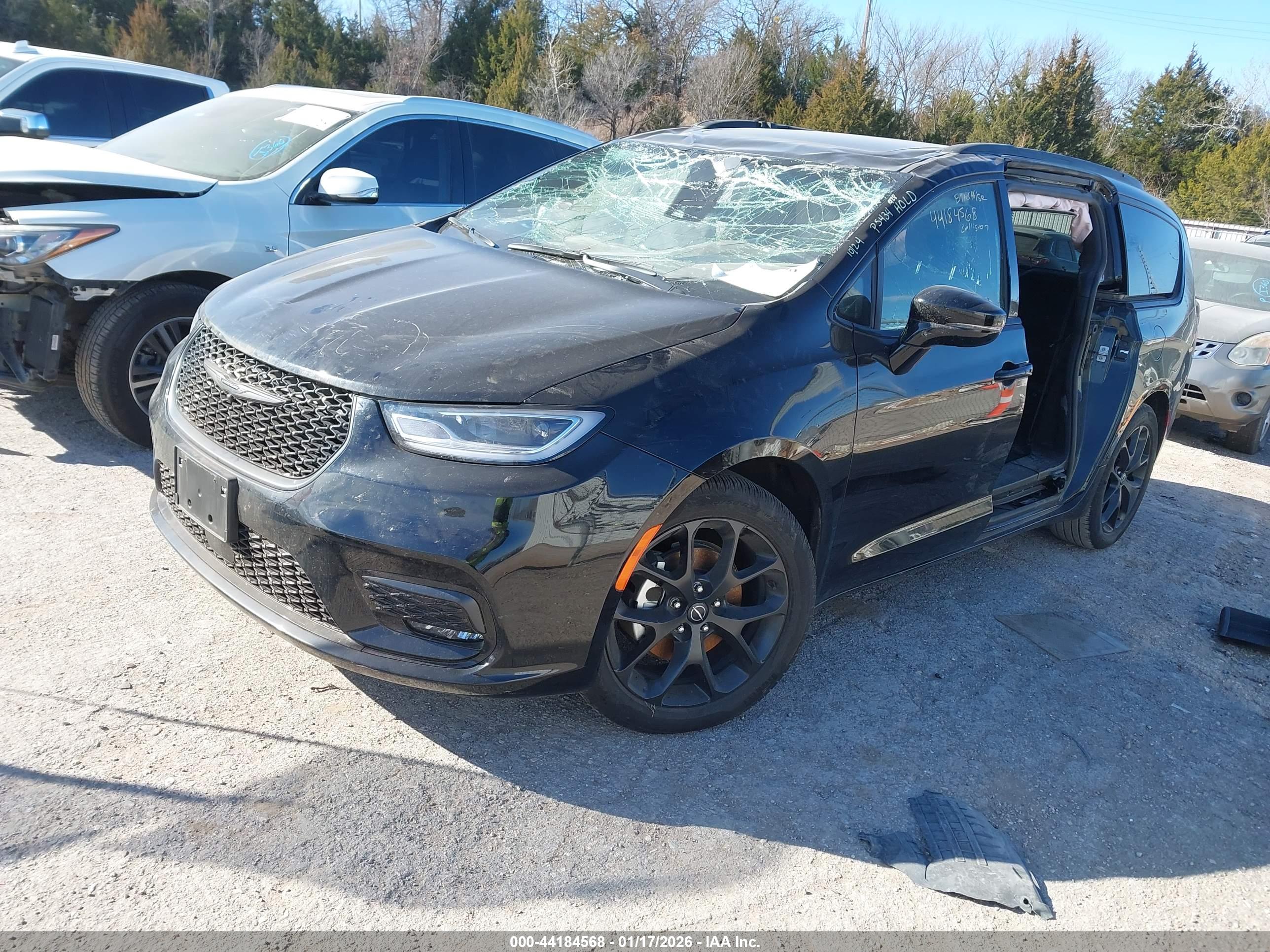 CHRYSLER PACIFICA image 2