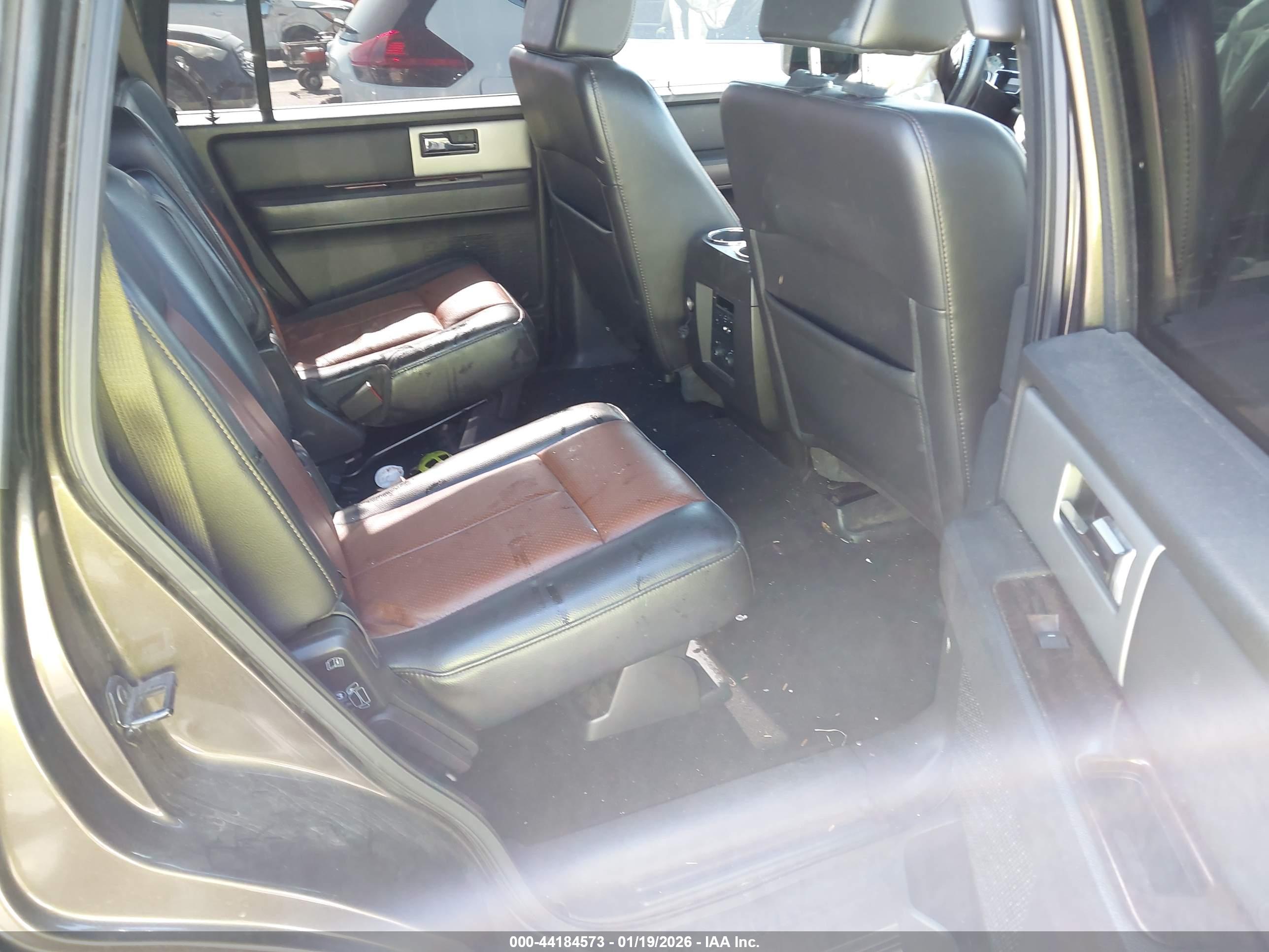 FORD EXPEDITION image 8