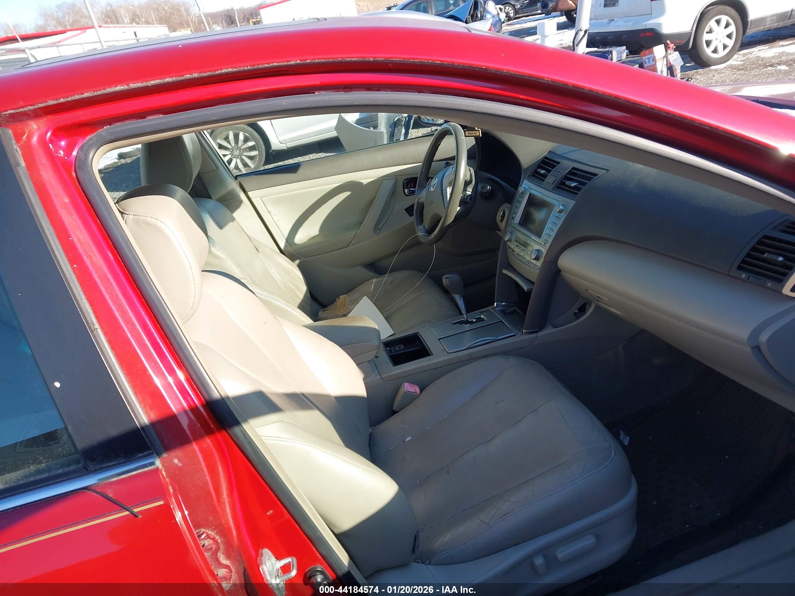TOYOTA CAMRY image 5