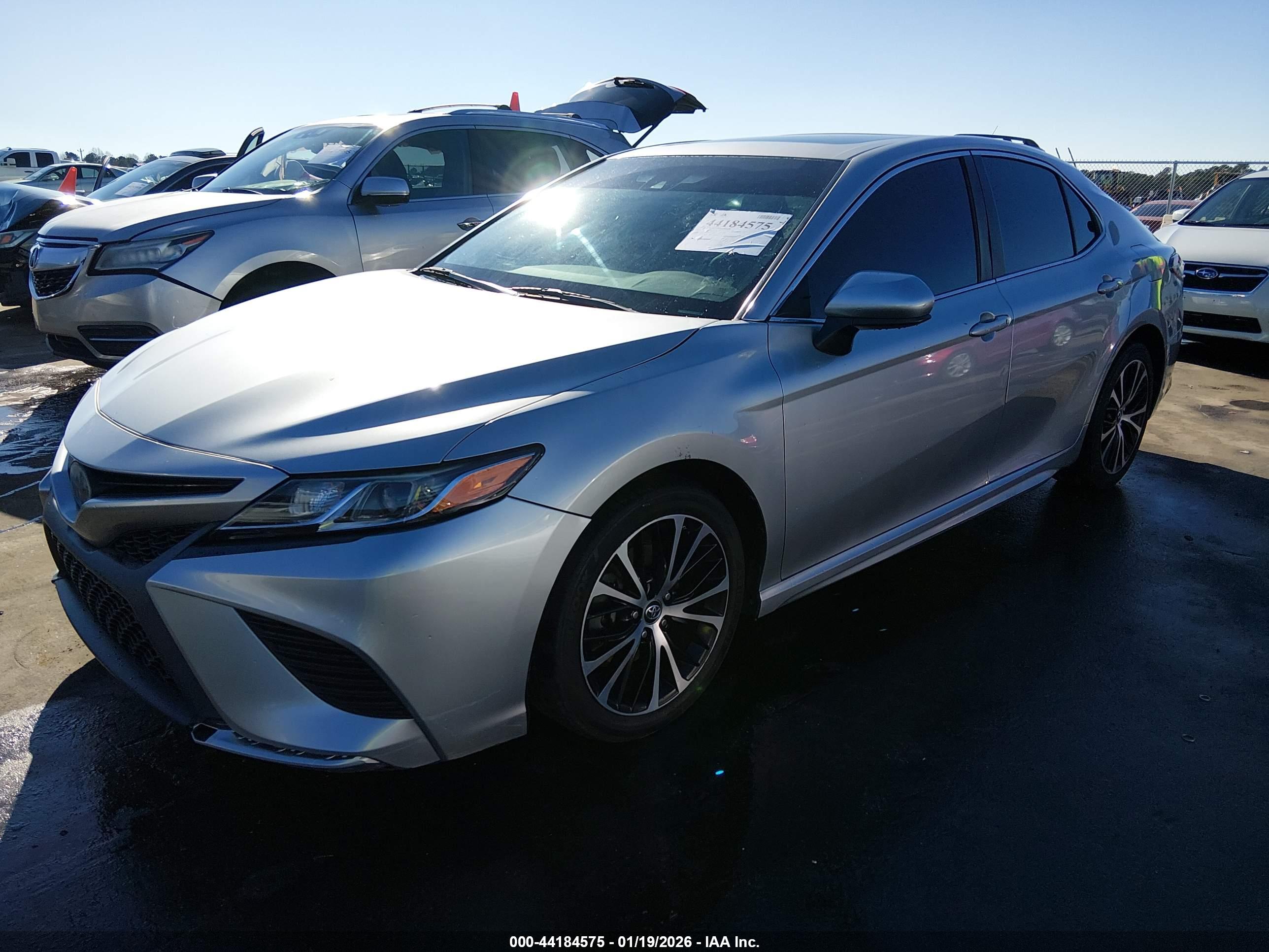 TOYOTA CAMRY image 2