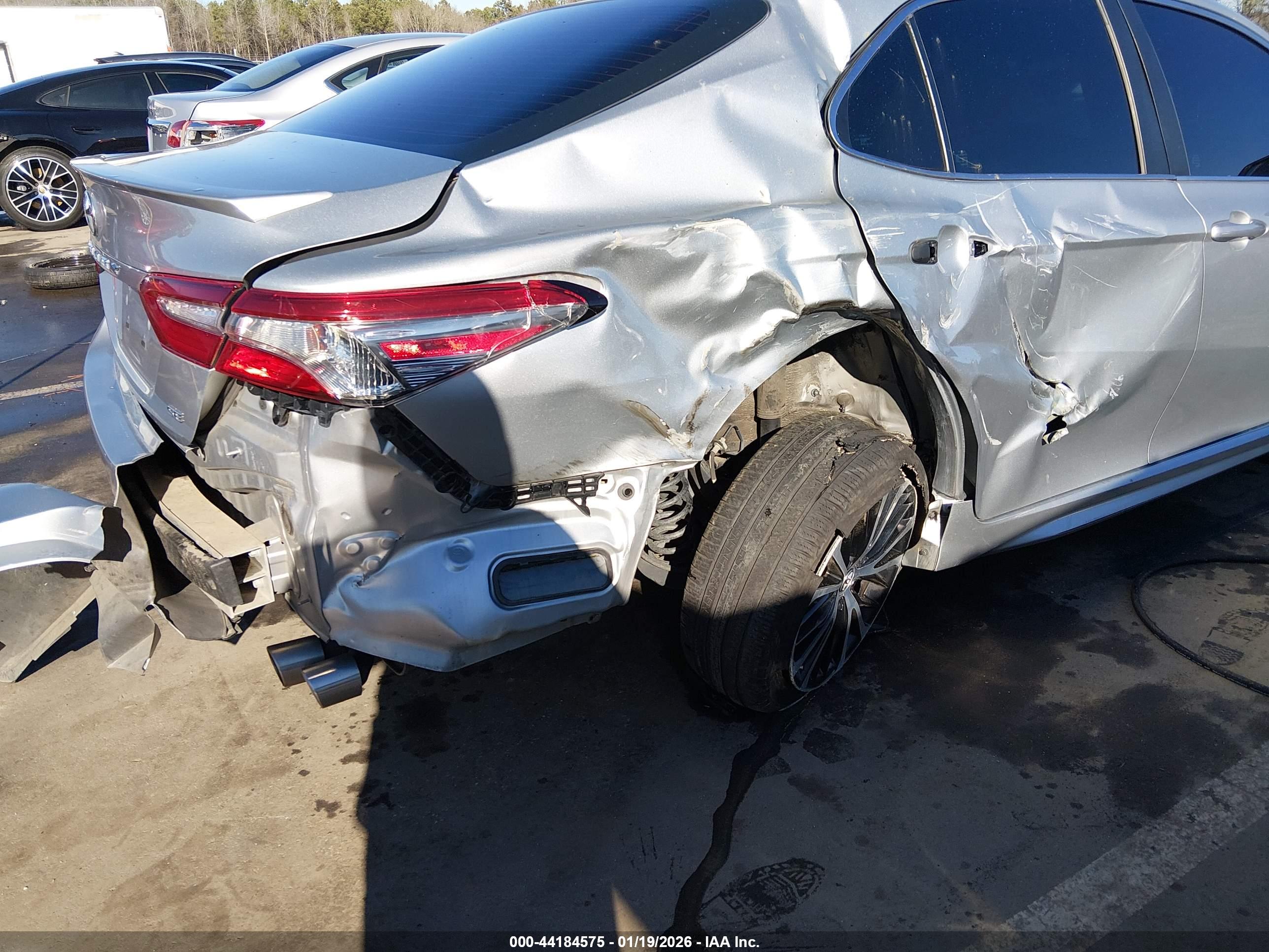 TOYOTA CAMRY image 6