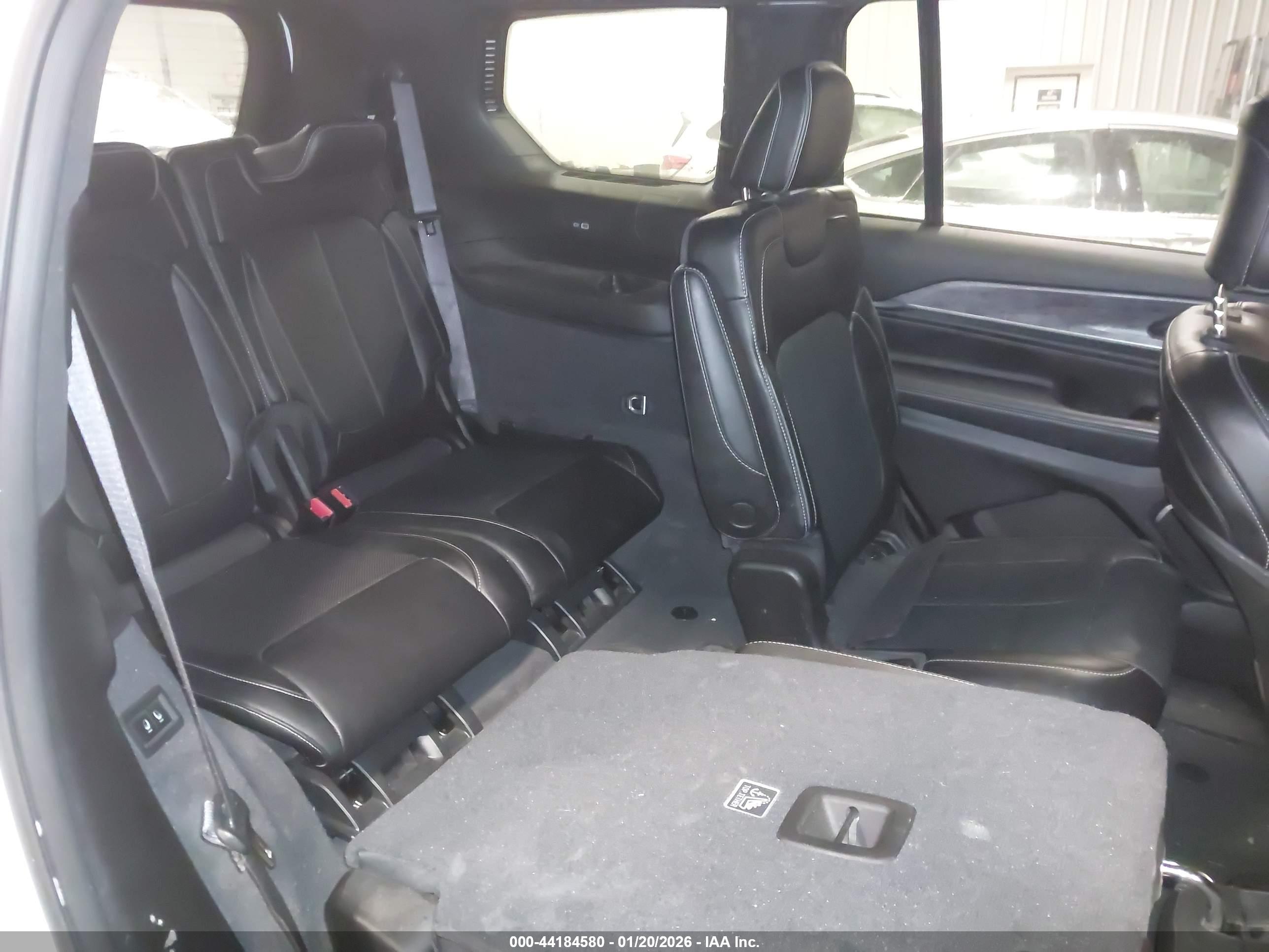 JEEP GRAND image 8