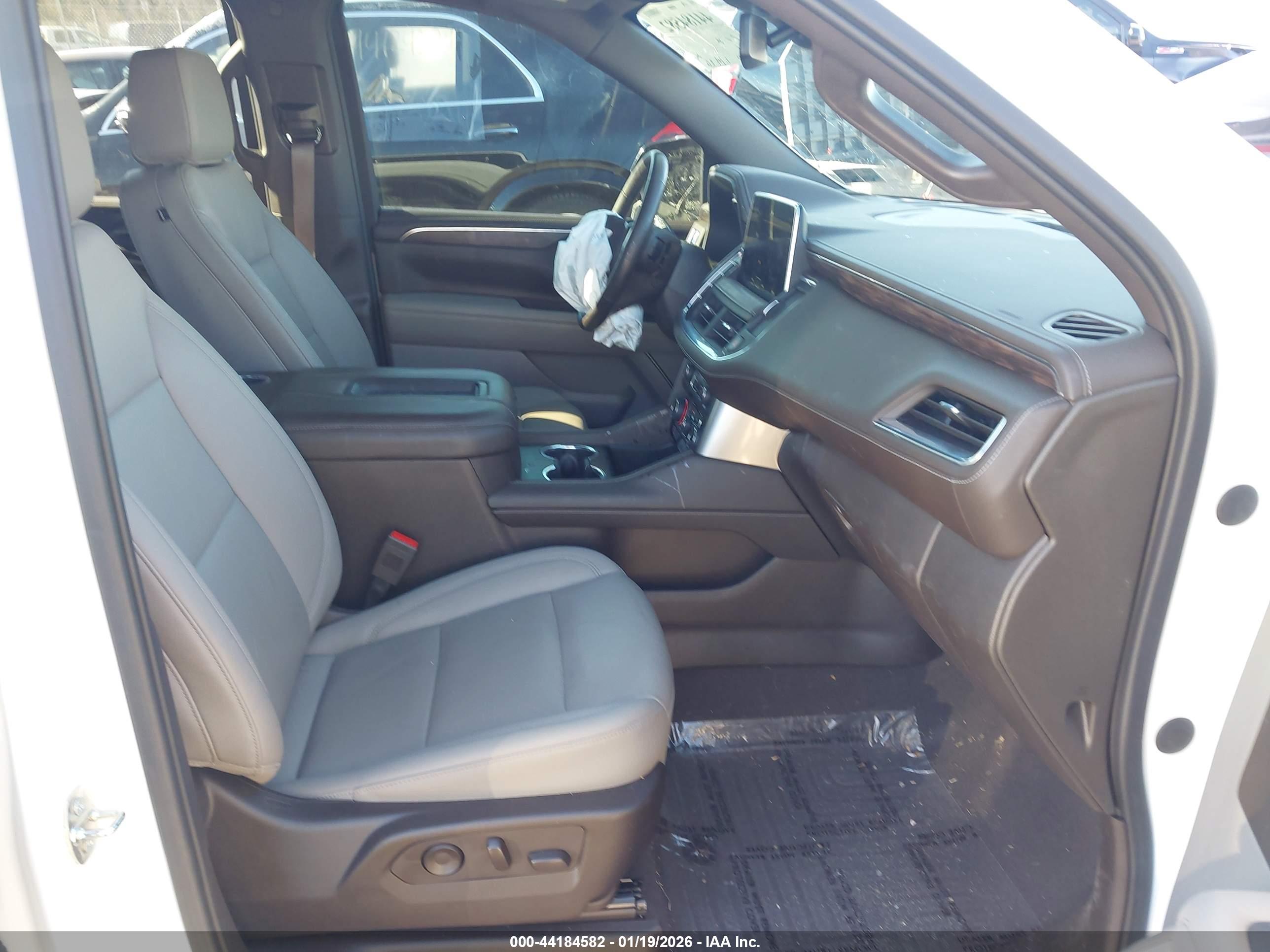 CHEVROLET TAHOE image 5