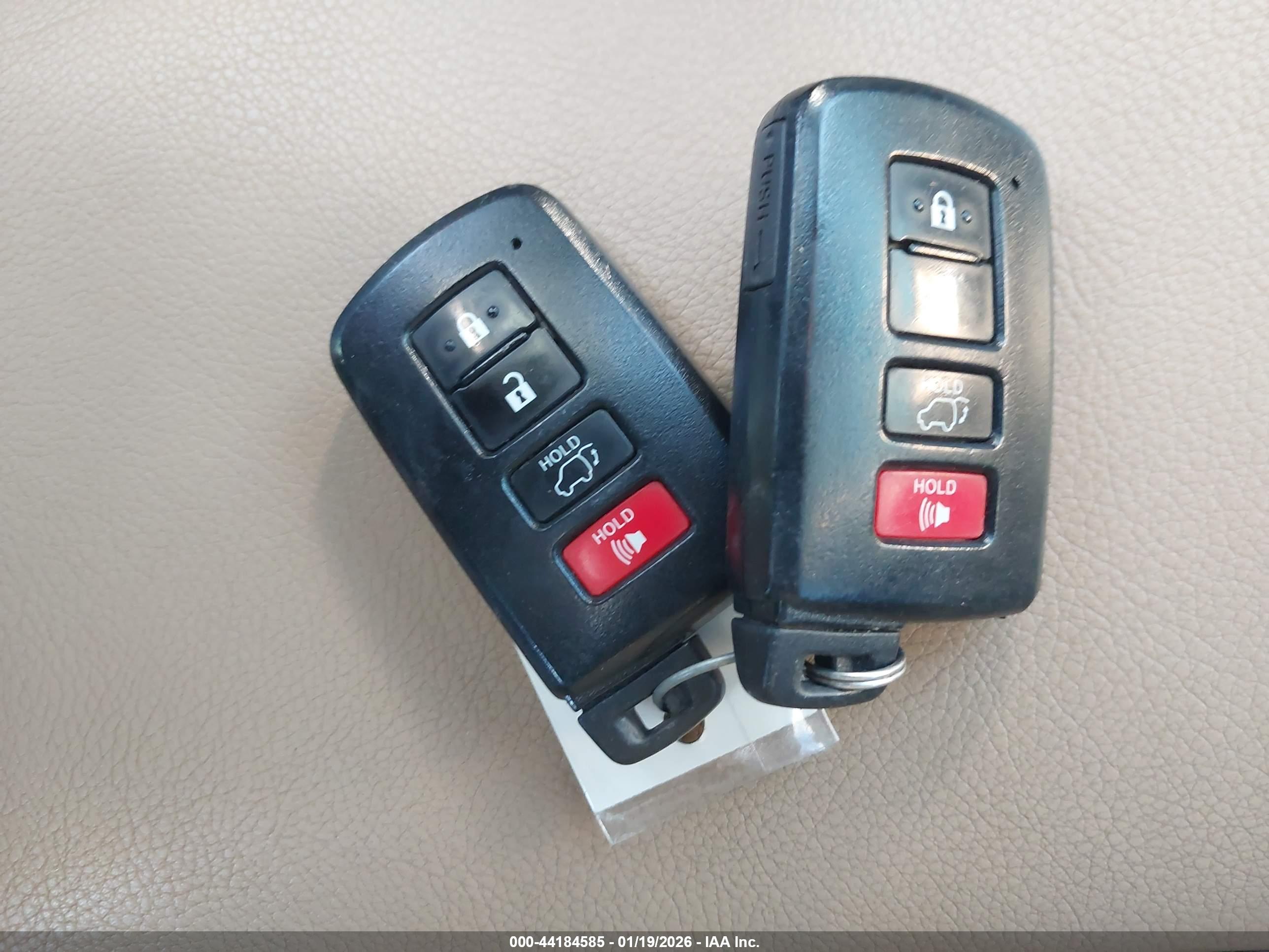 TOYOTA RAV4 image 11