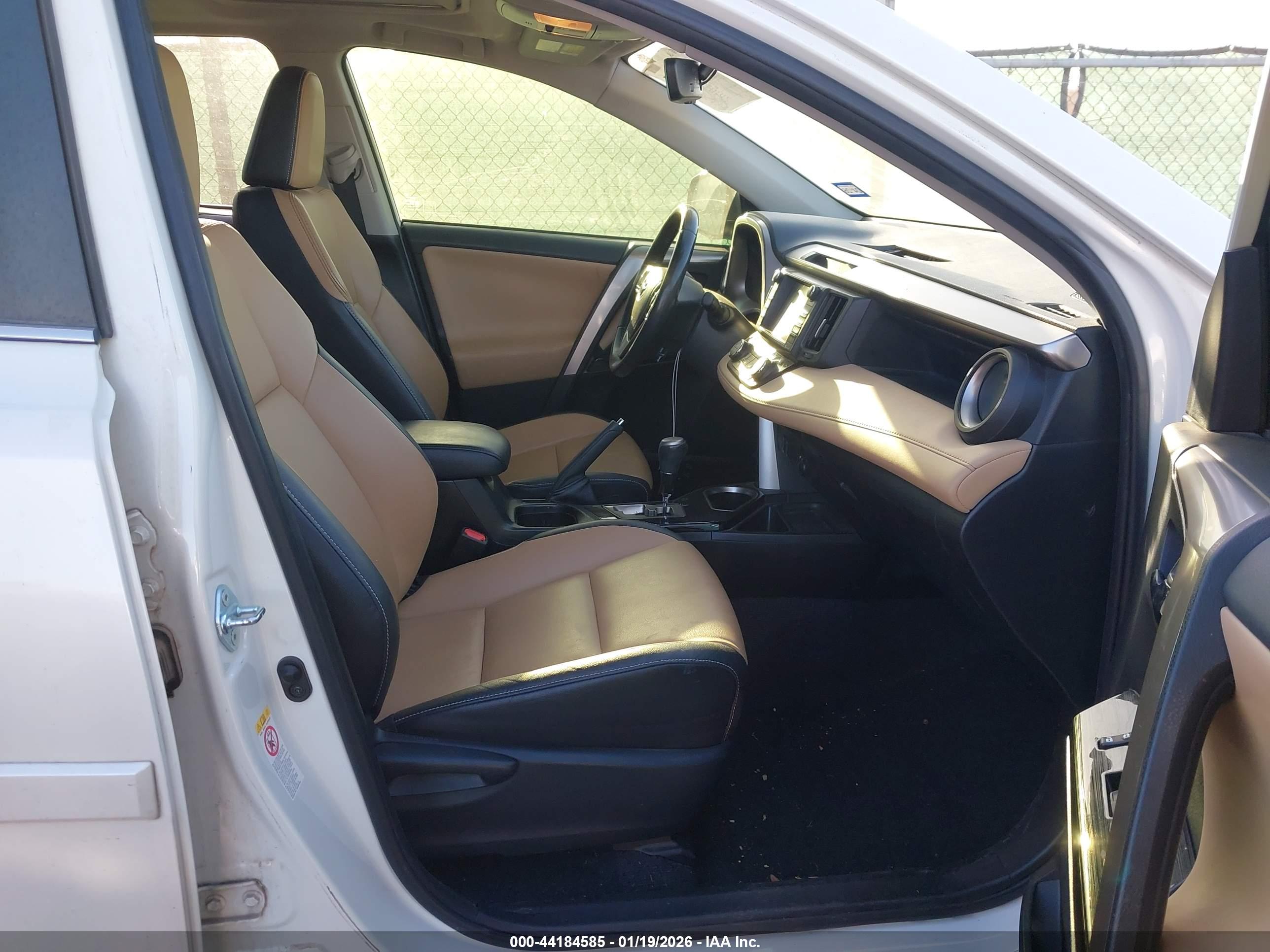TOYOTA RAV4 image 5